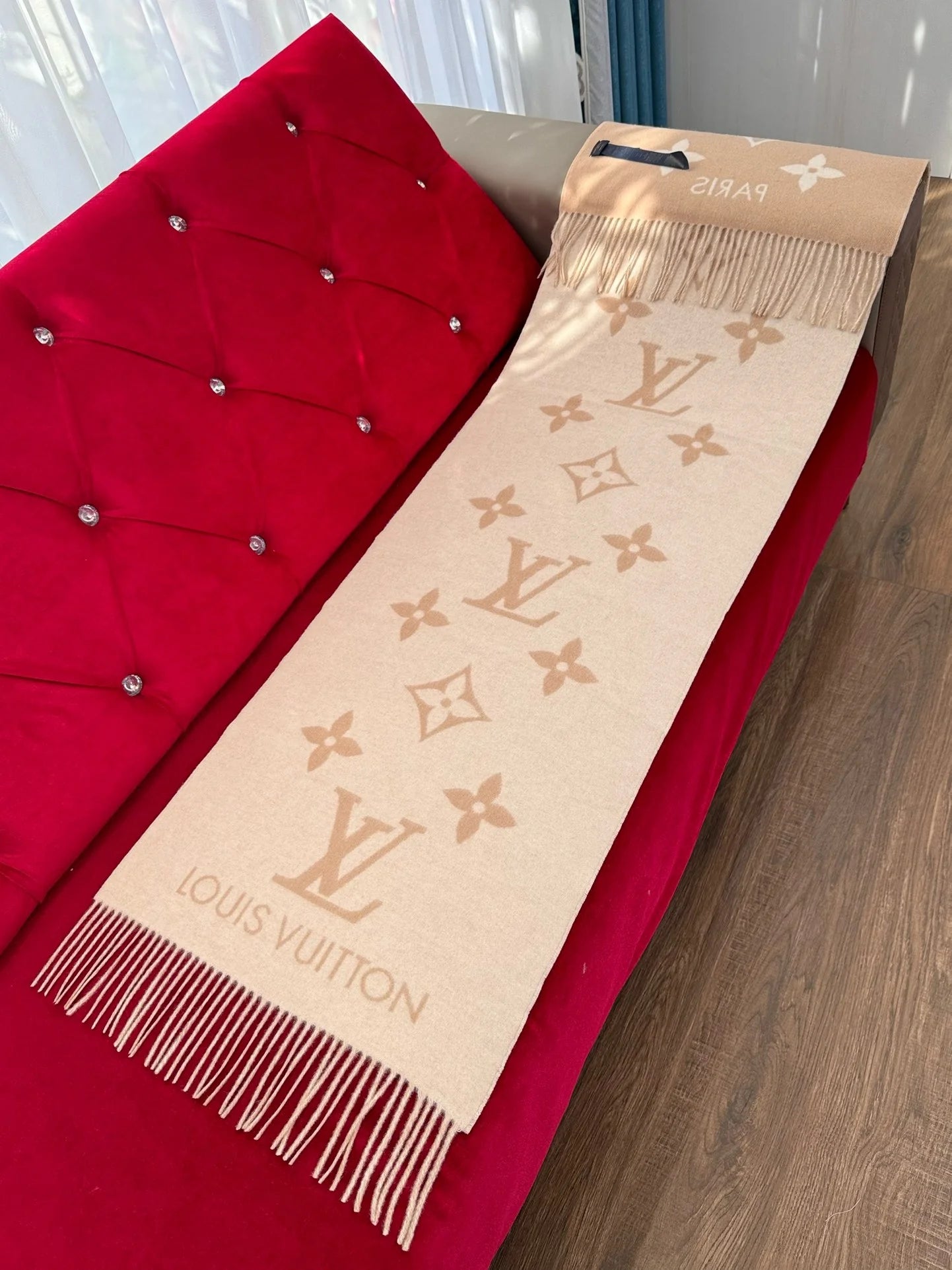LV SCARF