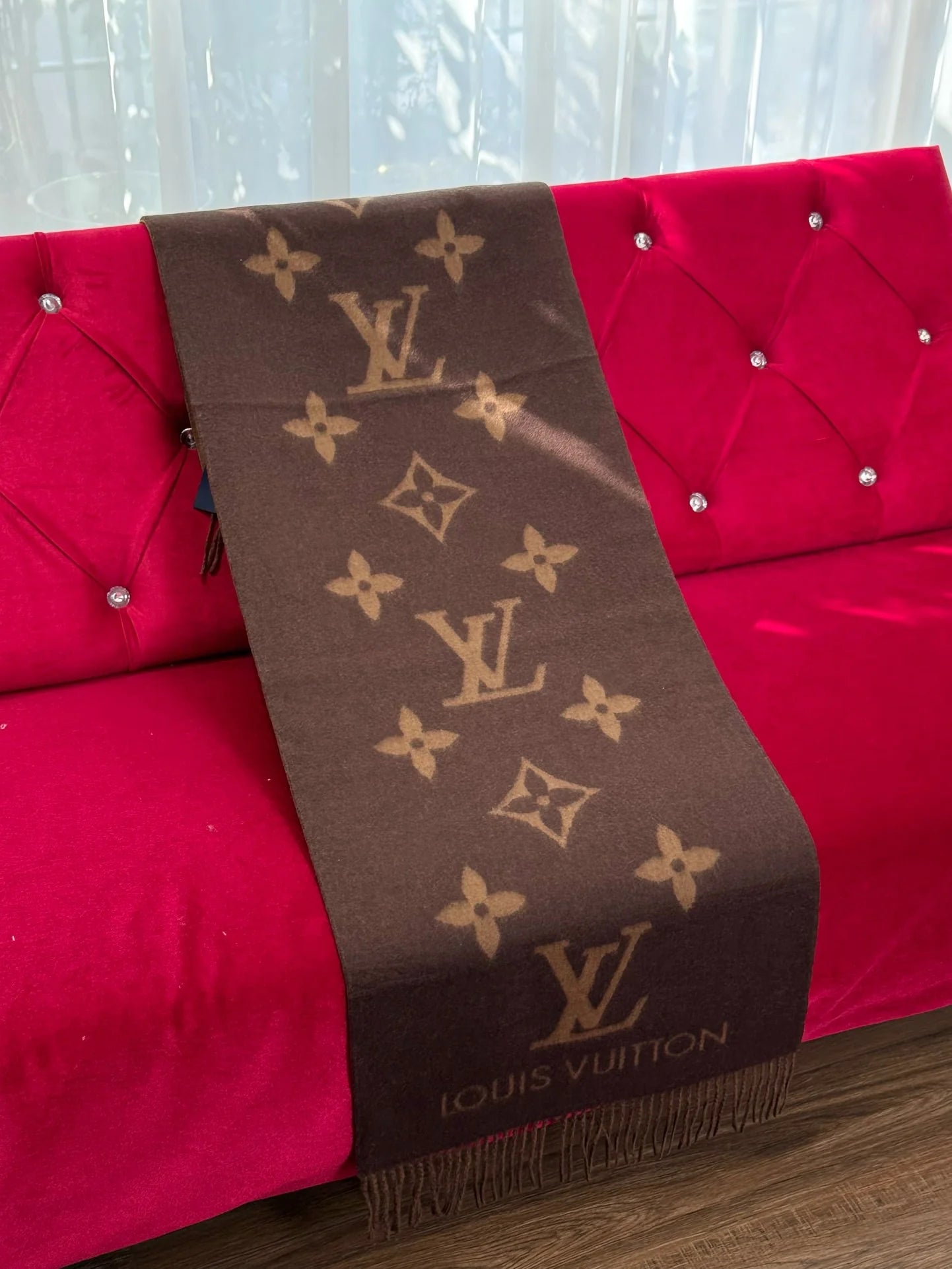 LV SCARF