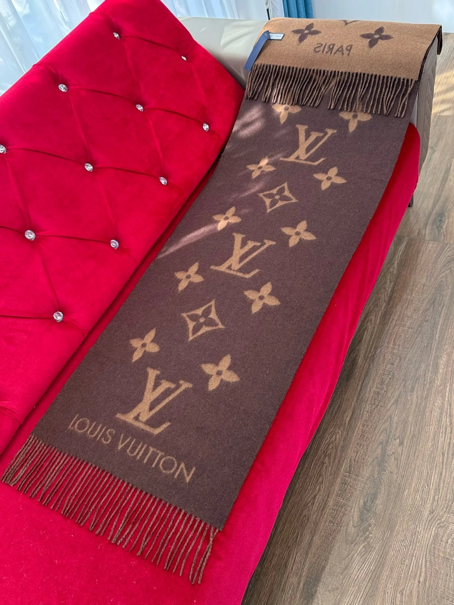 LV SCARF