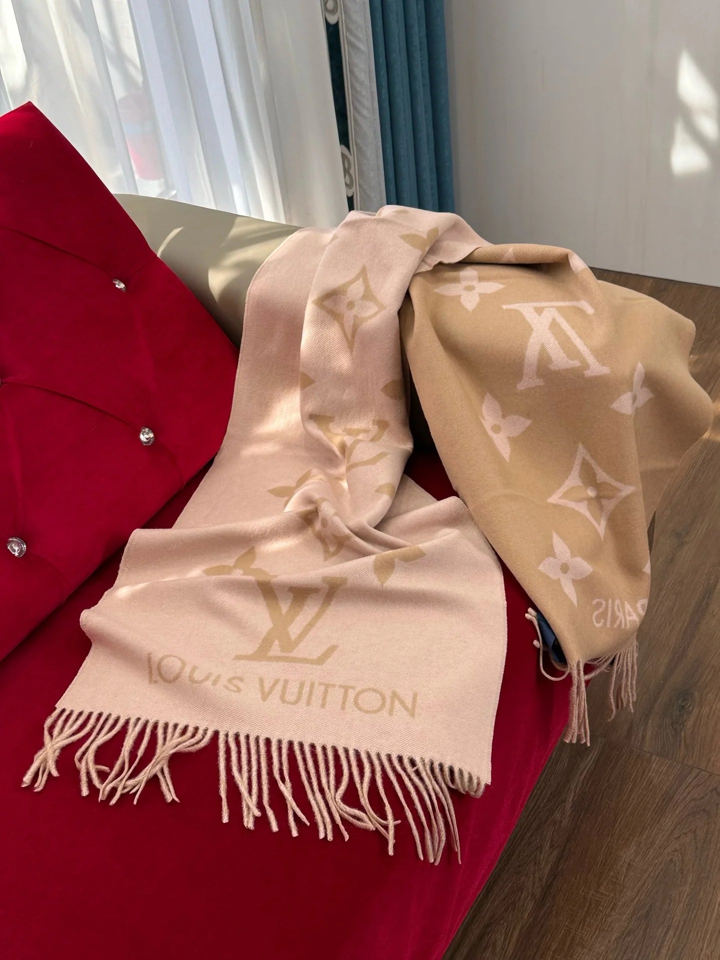 LV SCARF