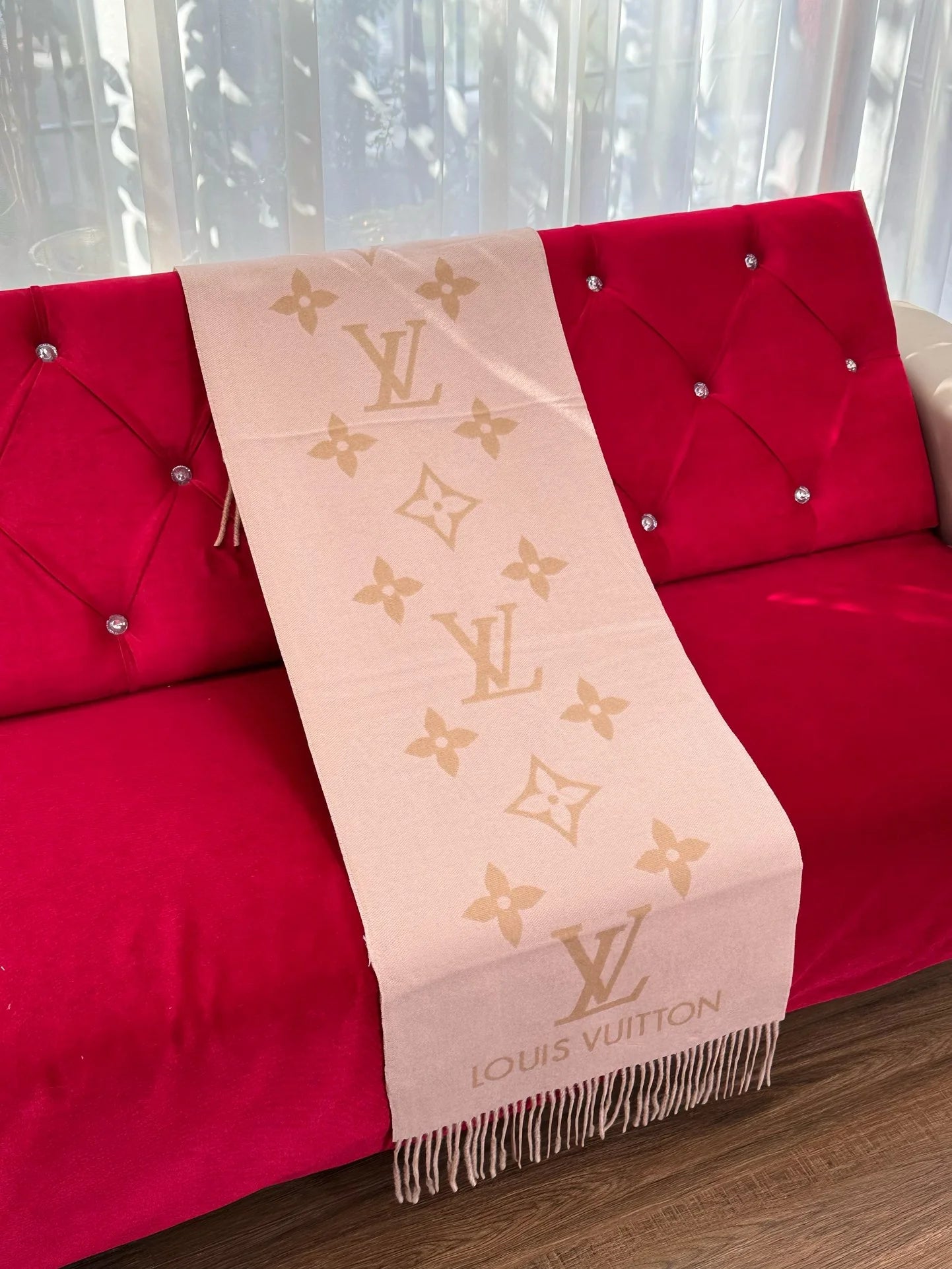 LV SCARF