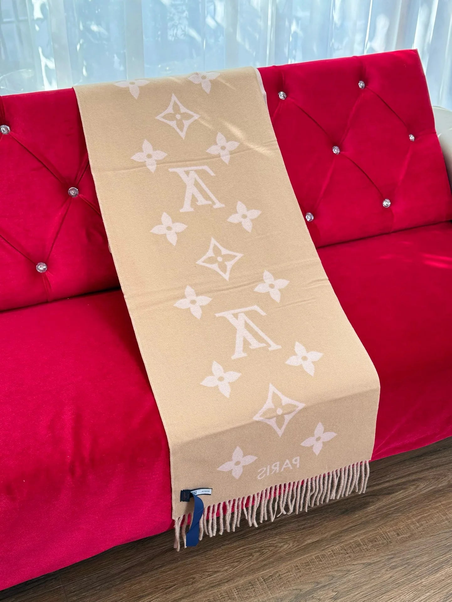 LV SCARF
