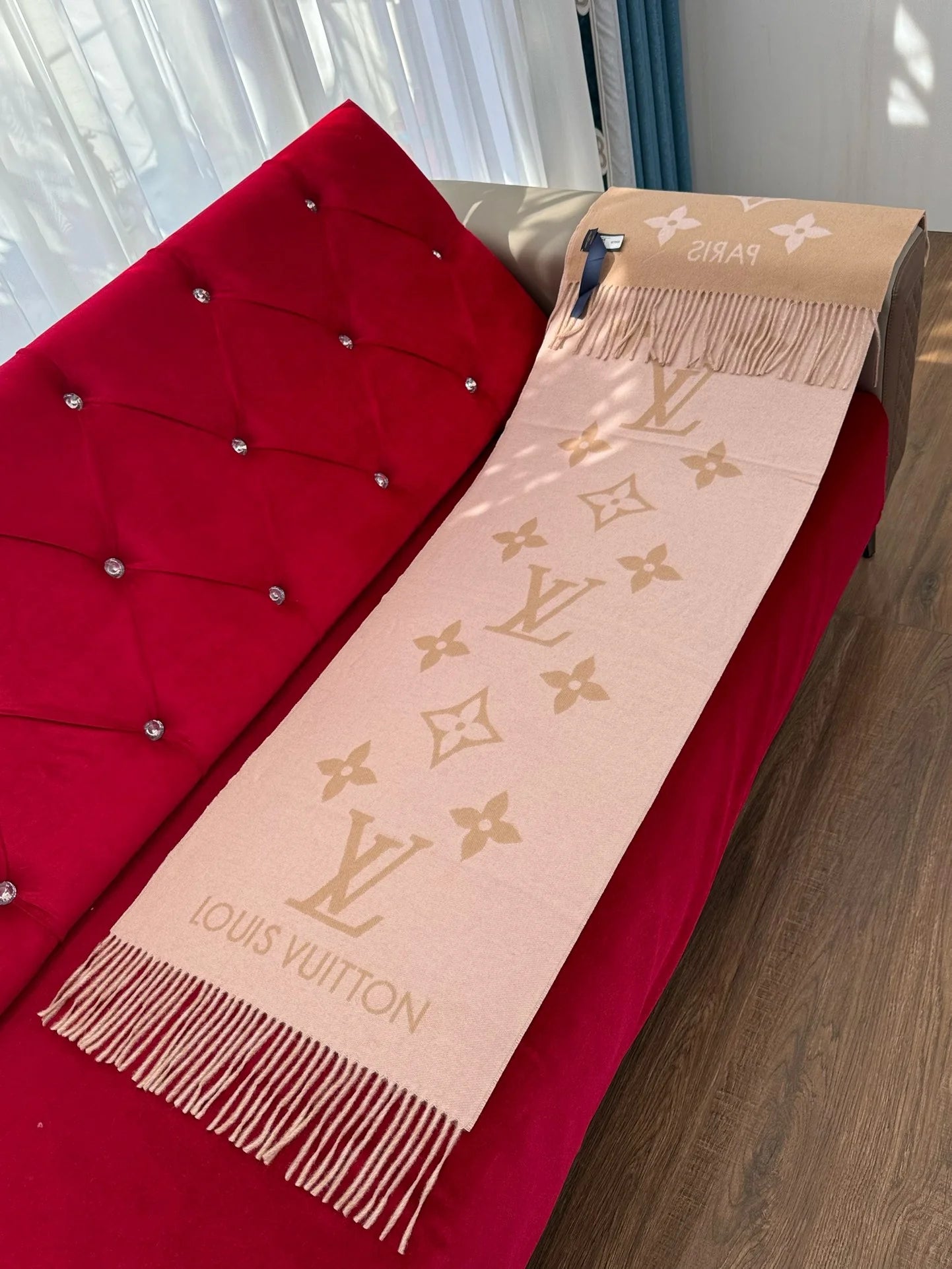 LV SCARF