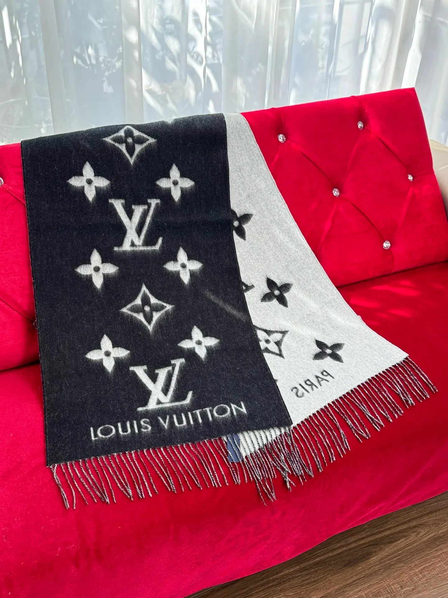 LV SCARF