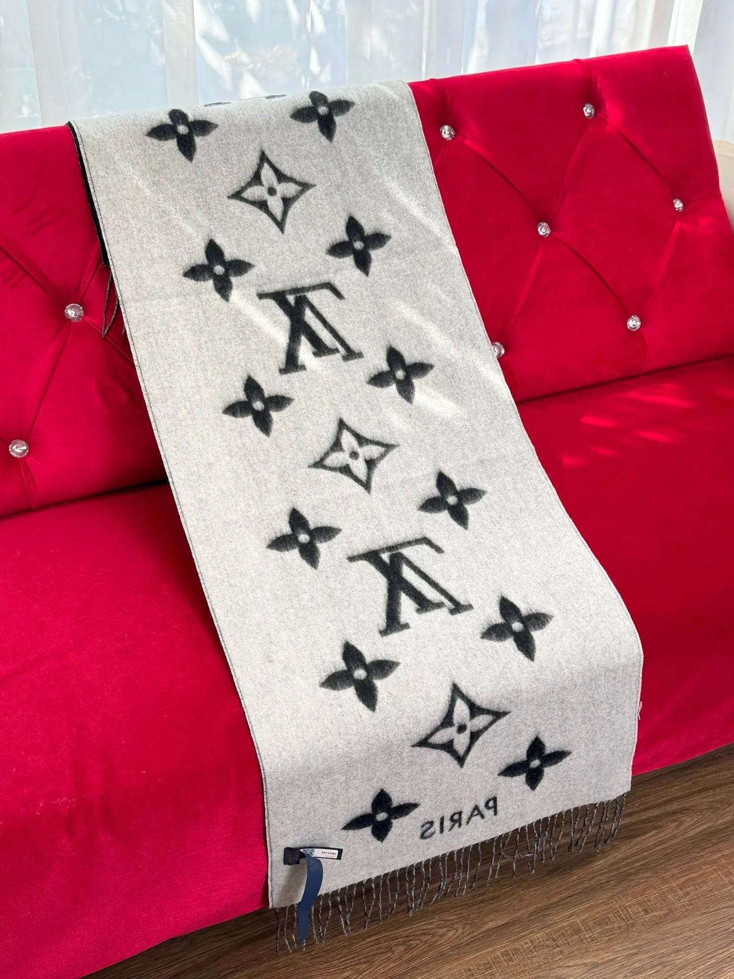 LV SCARF