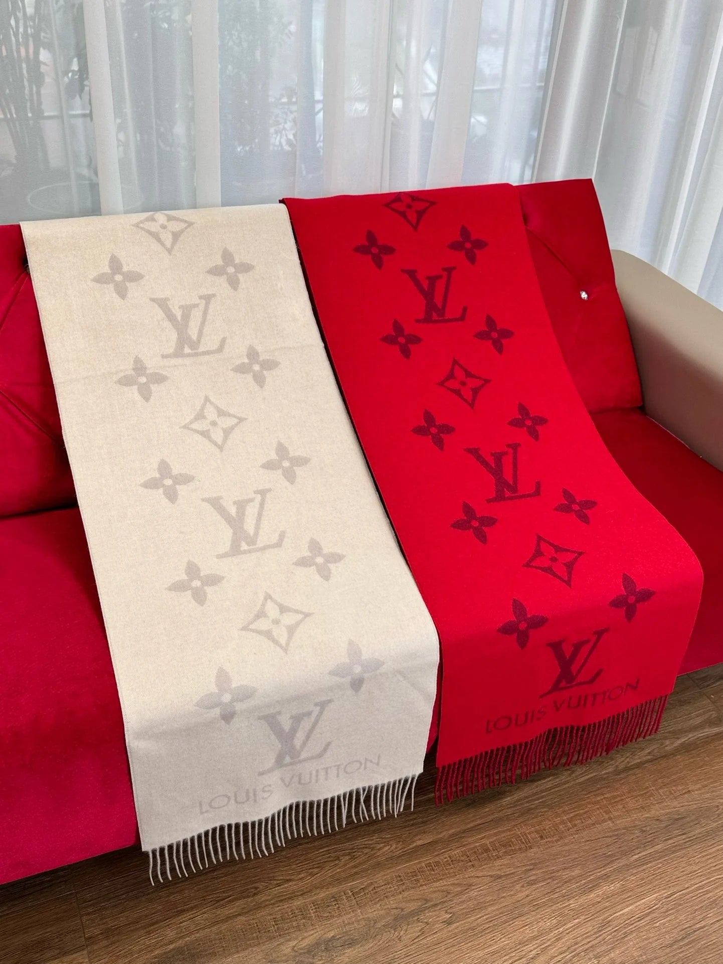 LV SCARF