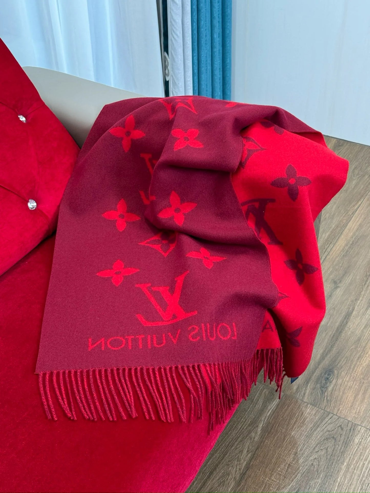 LV SCARF