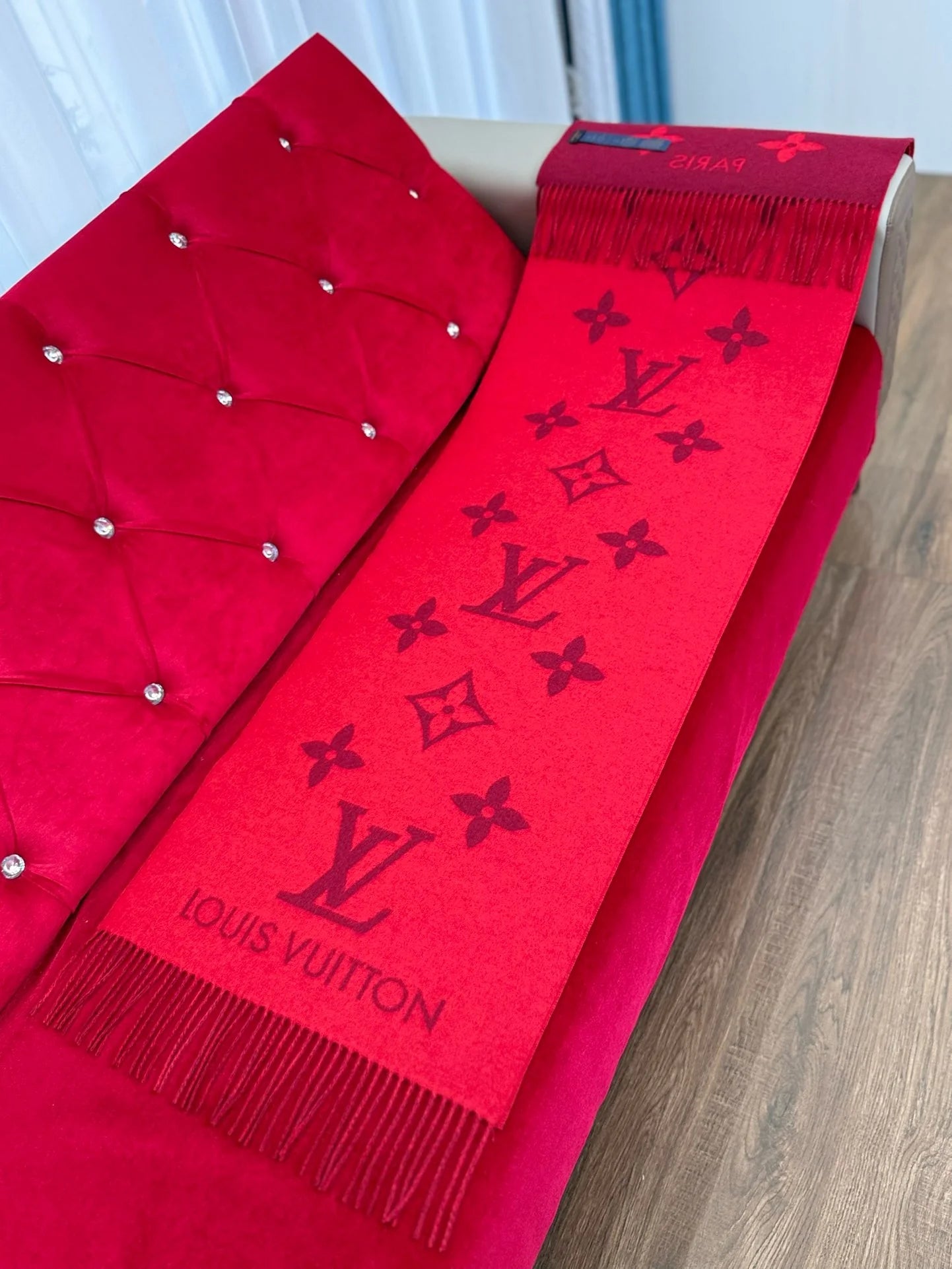 LV SCARF