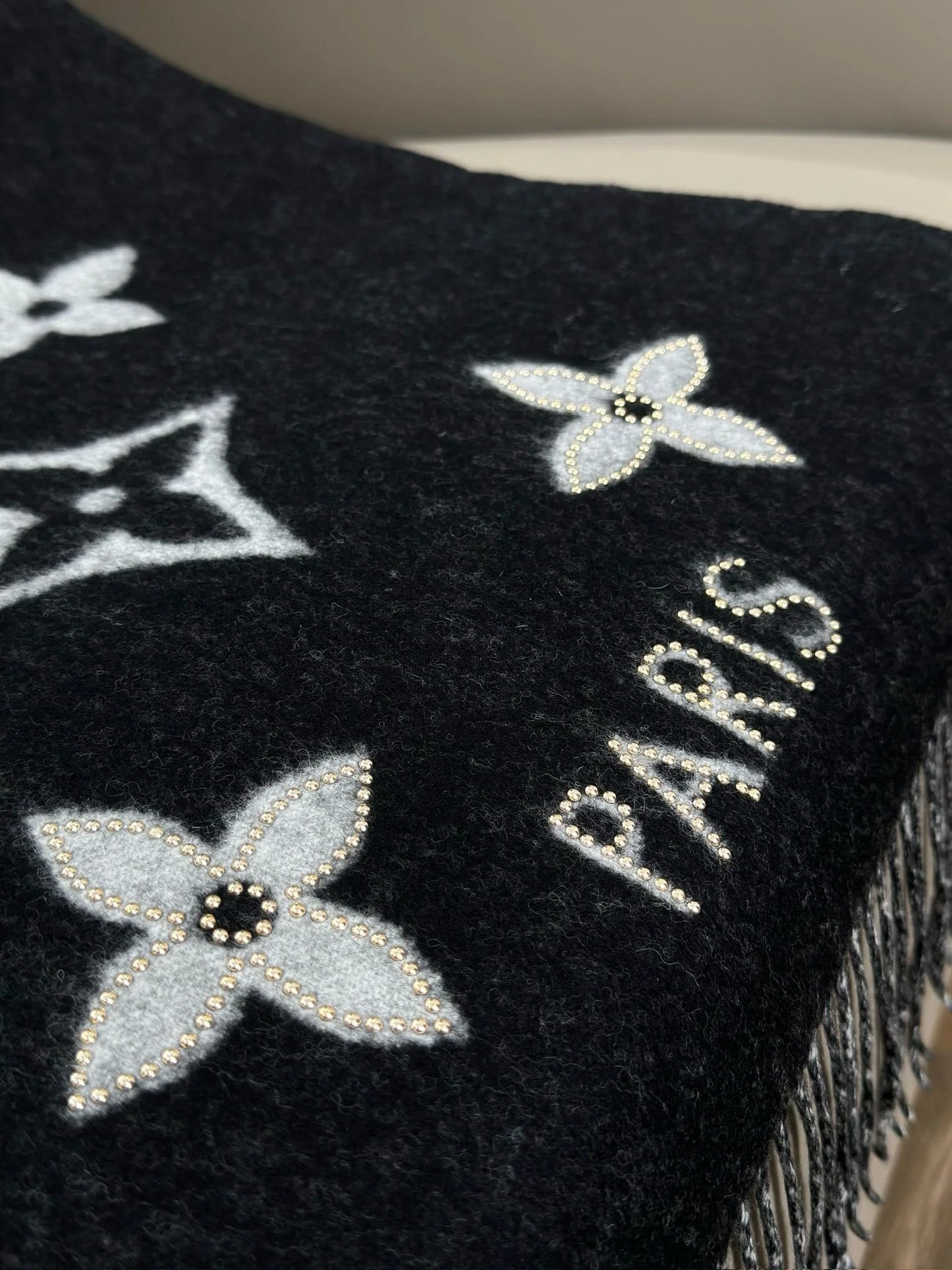 LV SCARF