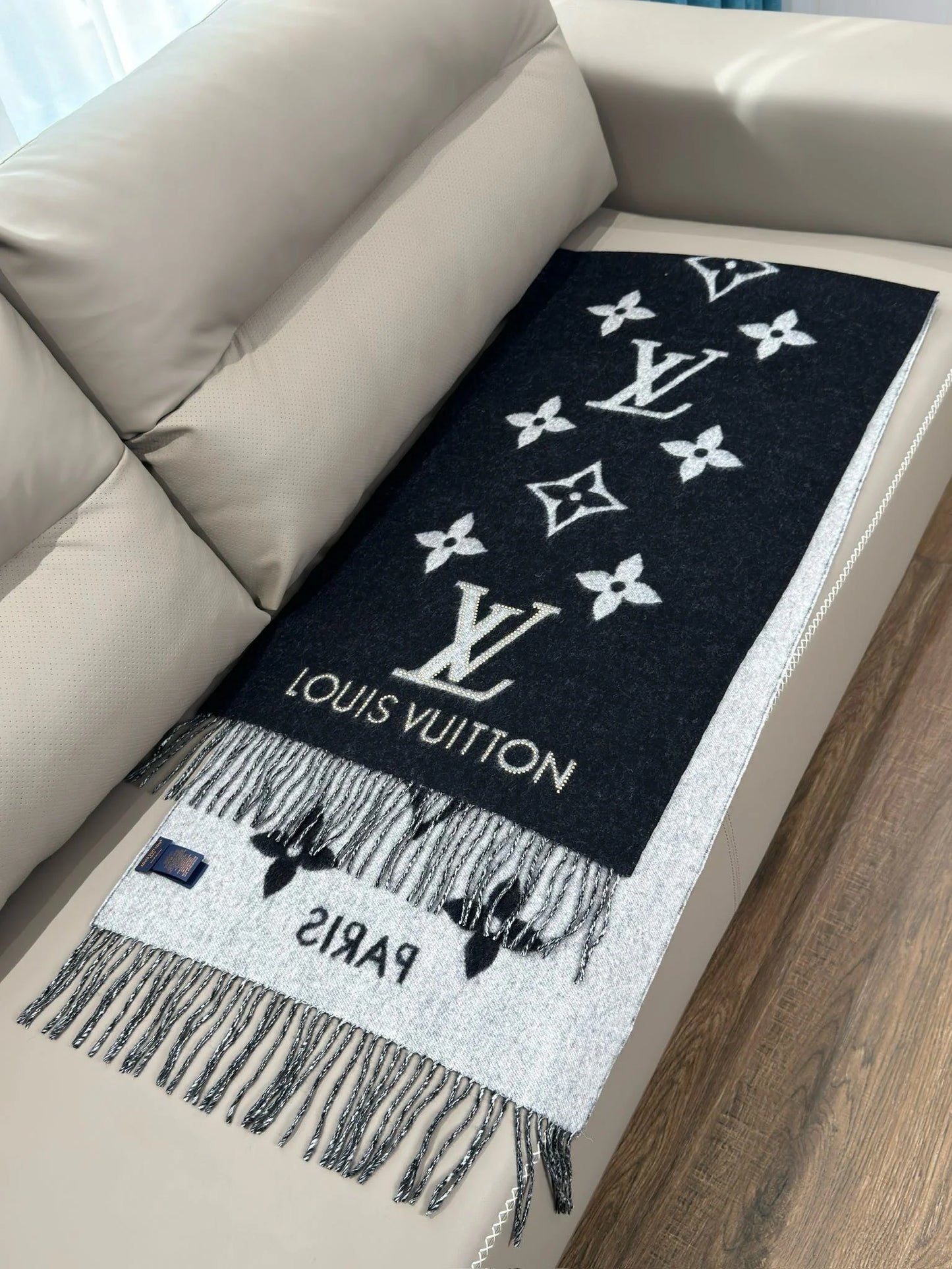LV SCARF