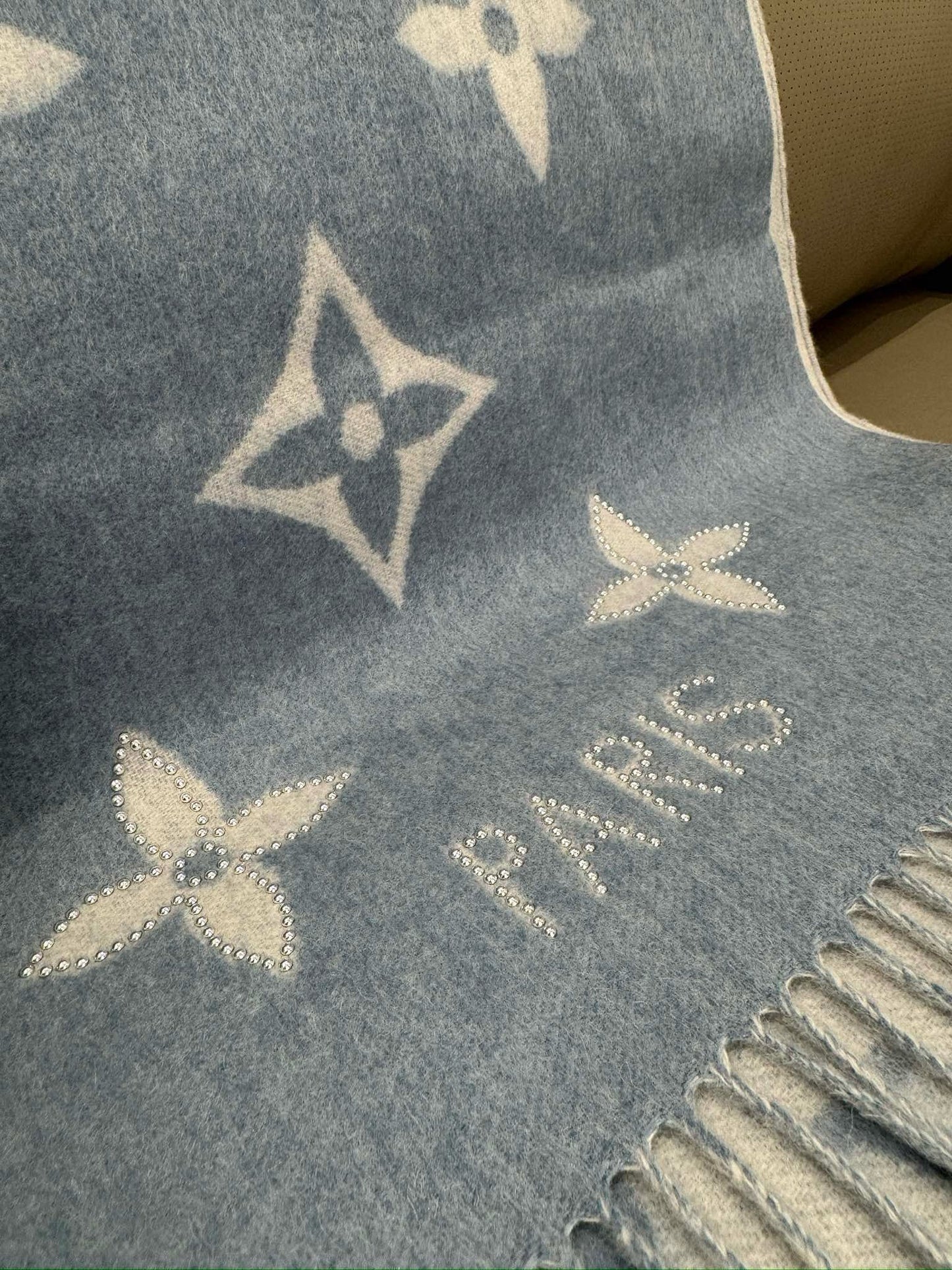 LV SCARF