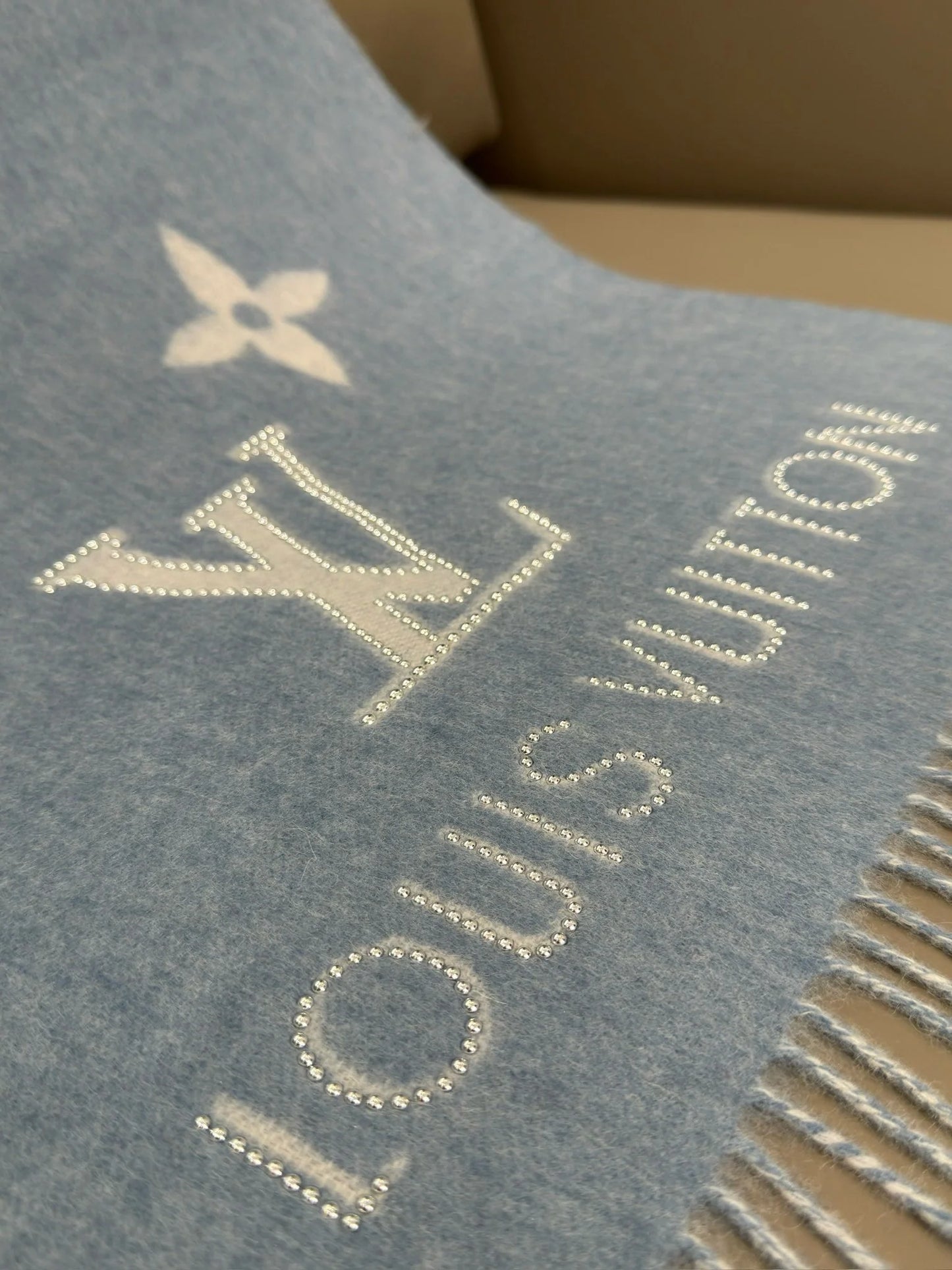 LV SCARF