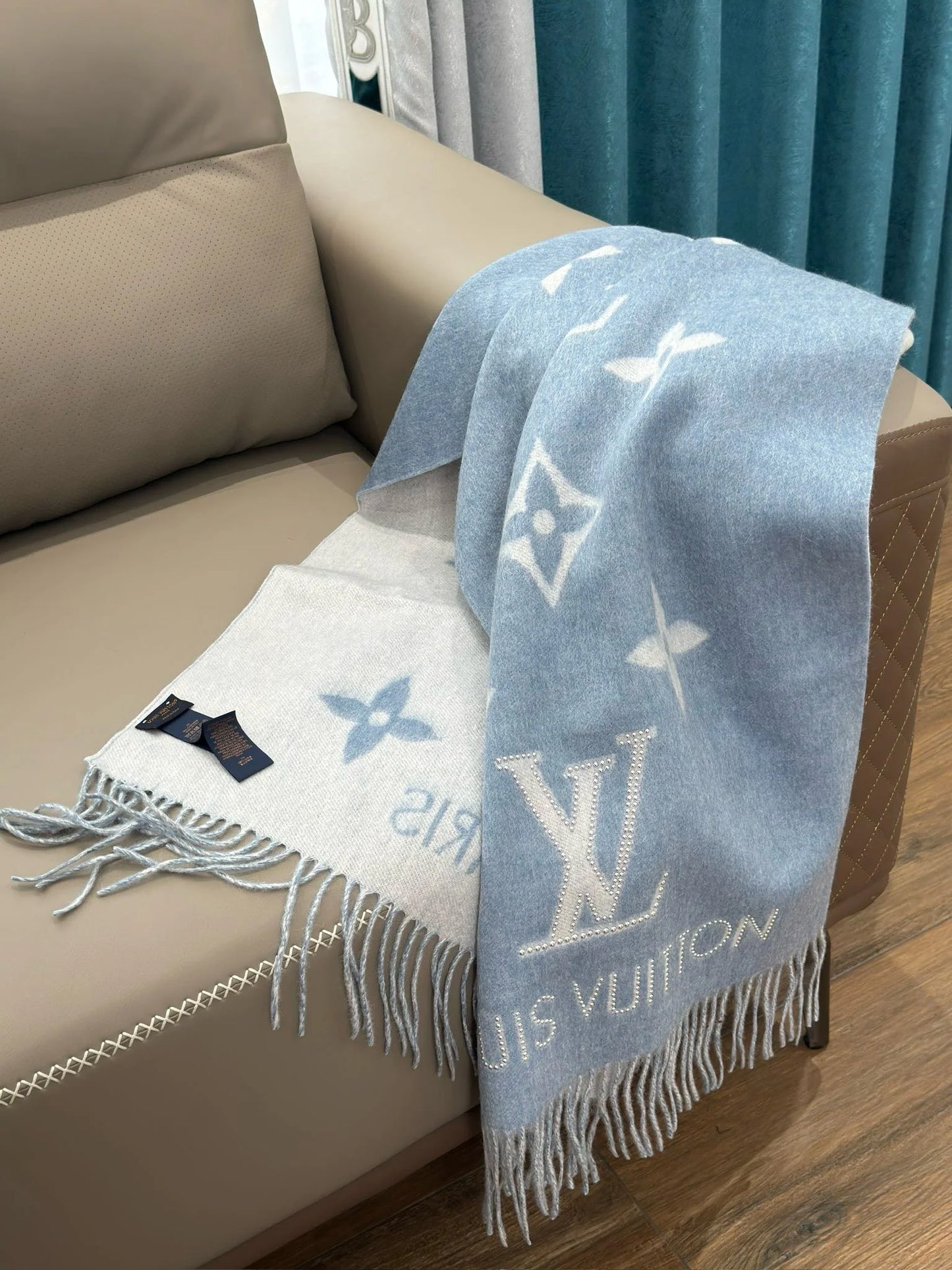 LV SCARF