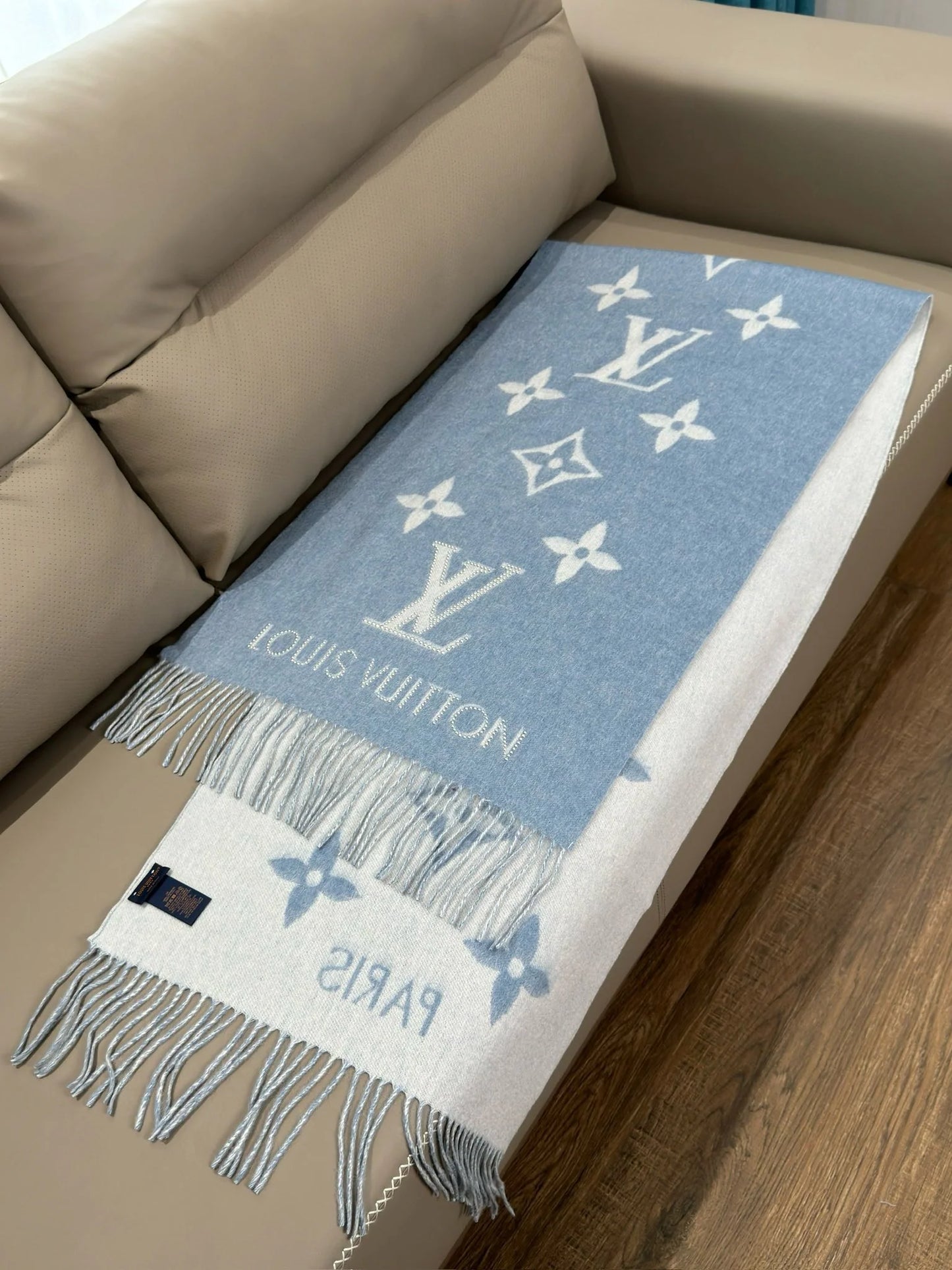 LV SCARF