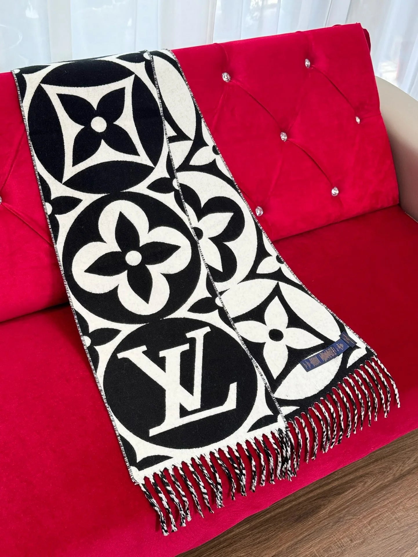 LV SCARF