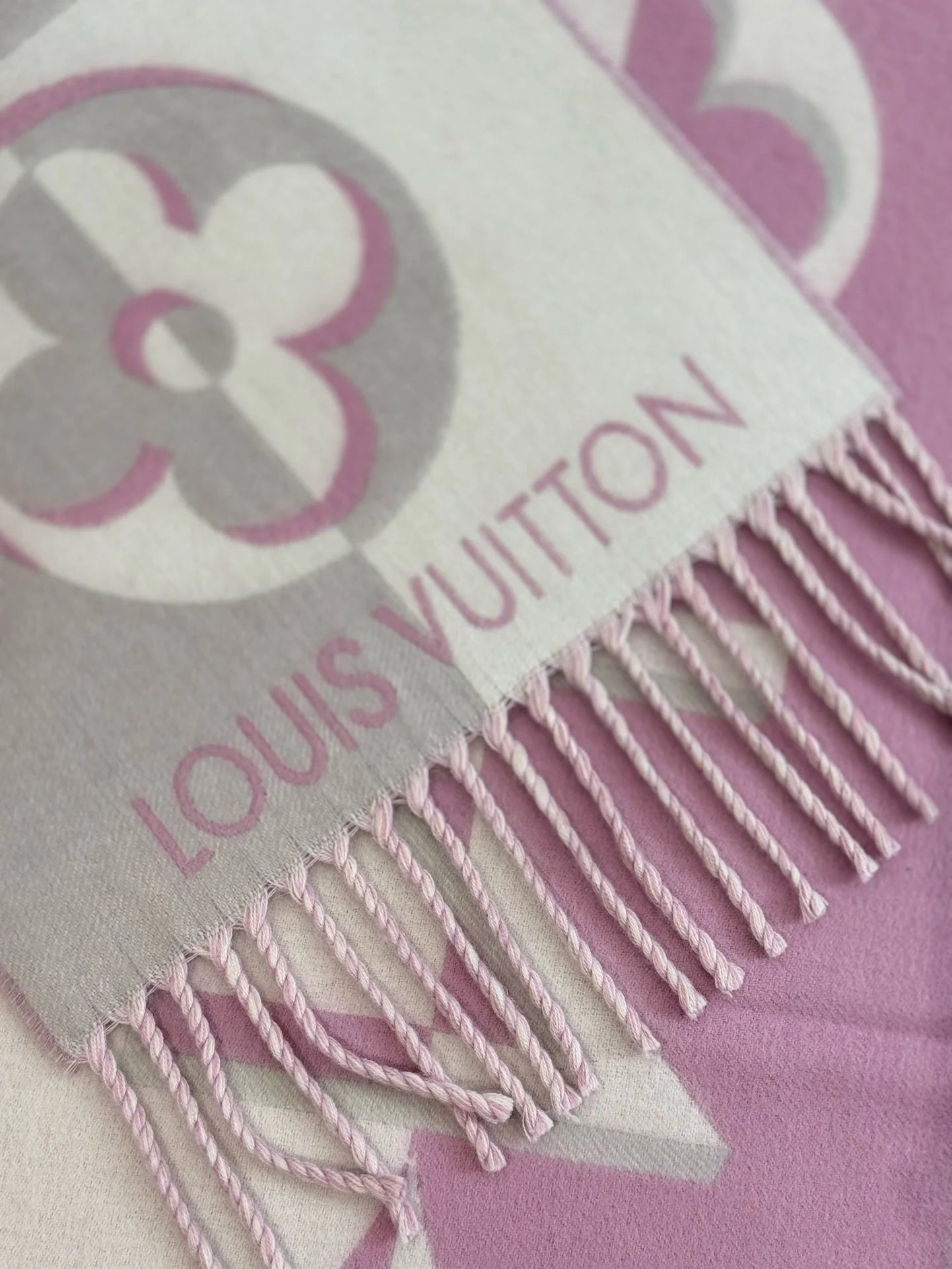 LV SCARF