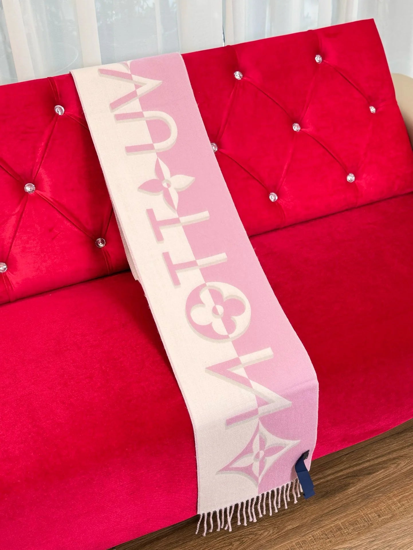 LV SCARF