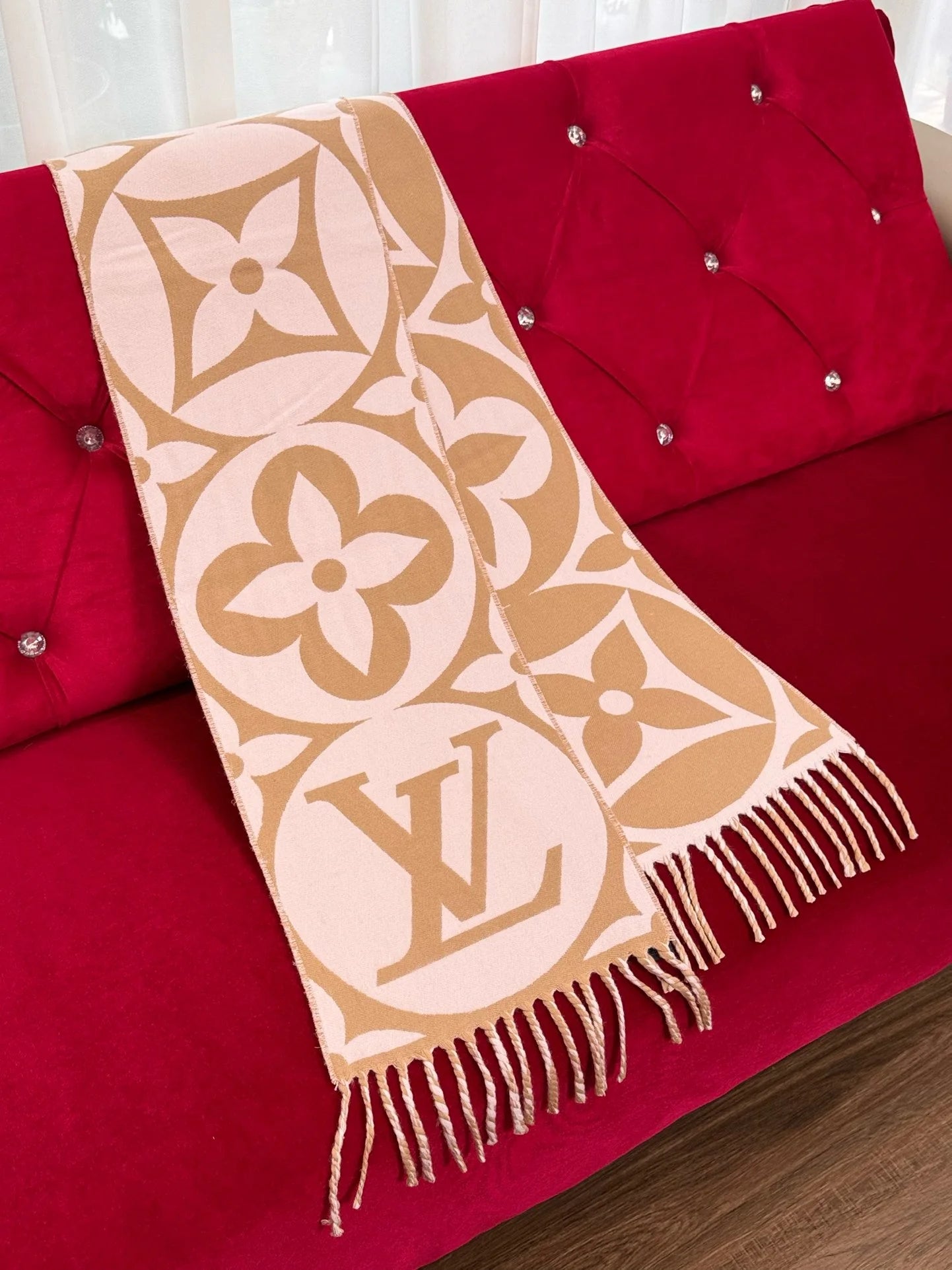 LV SCARF