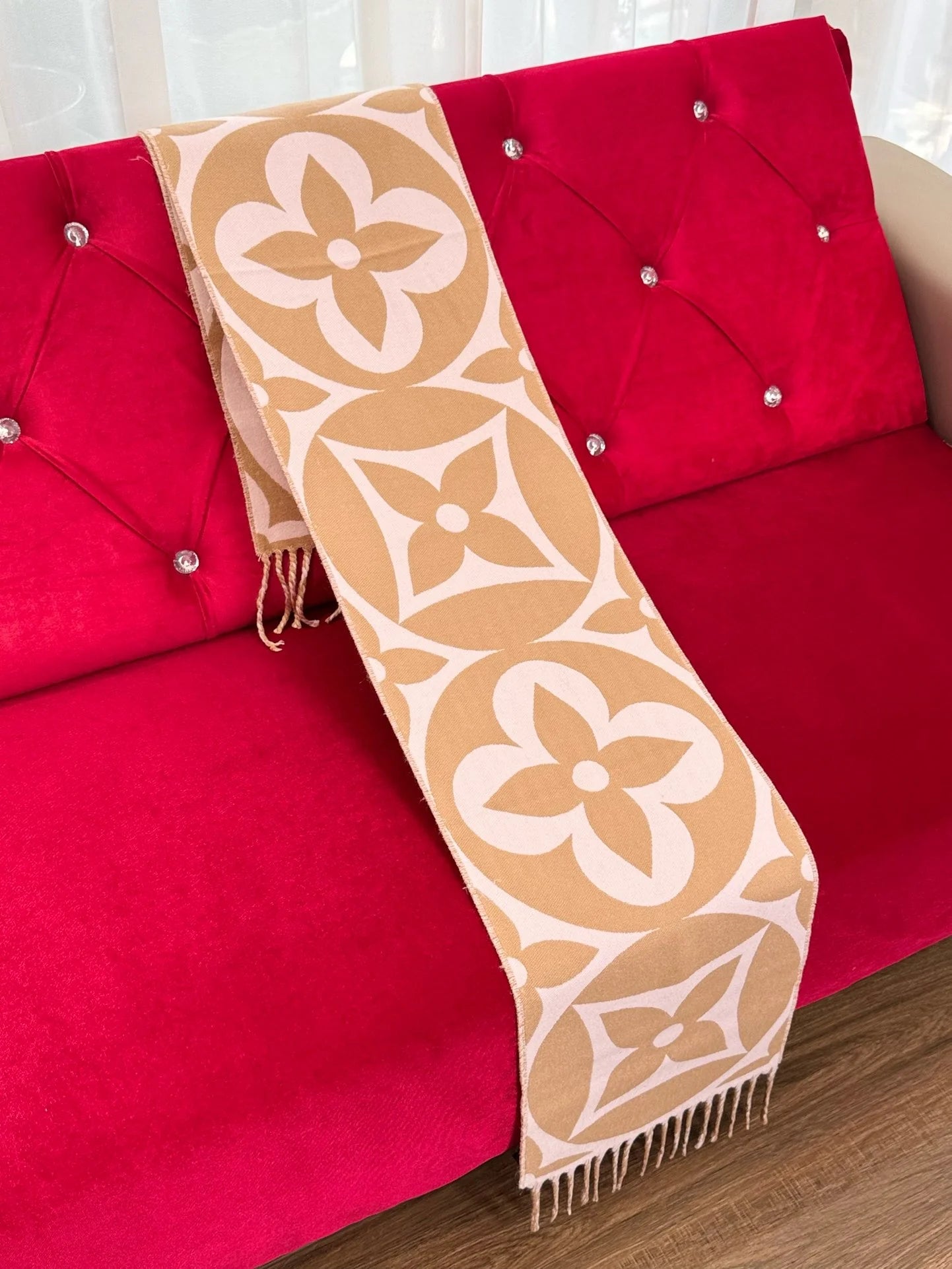 LV SCARF