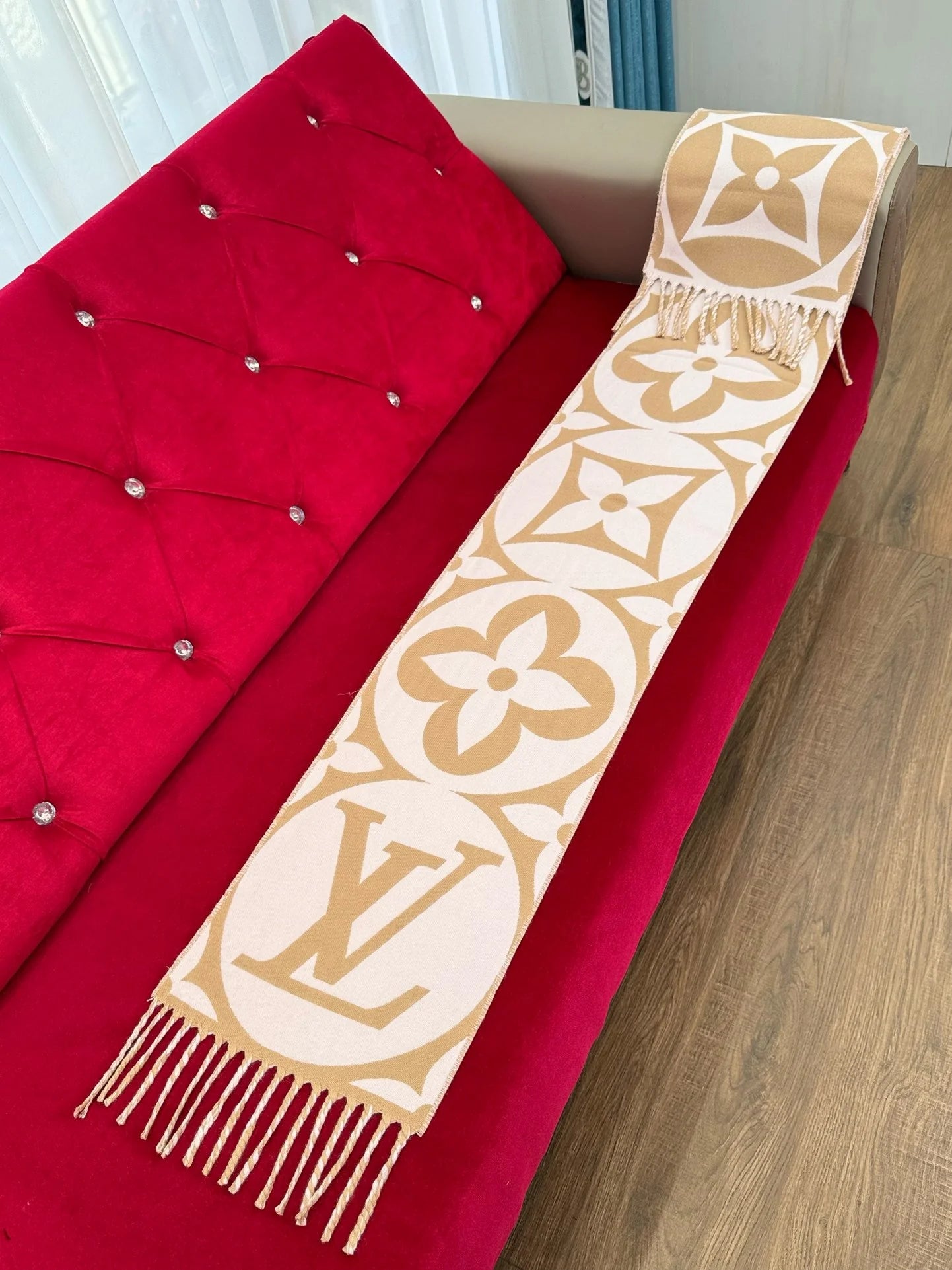 LV SCARF