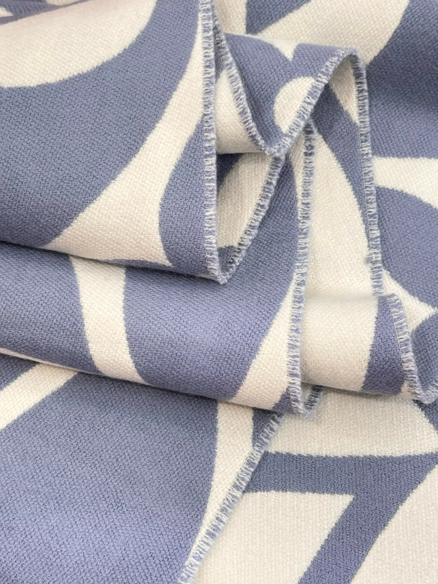 LV SCARF