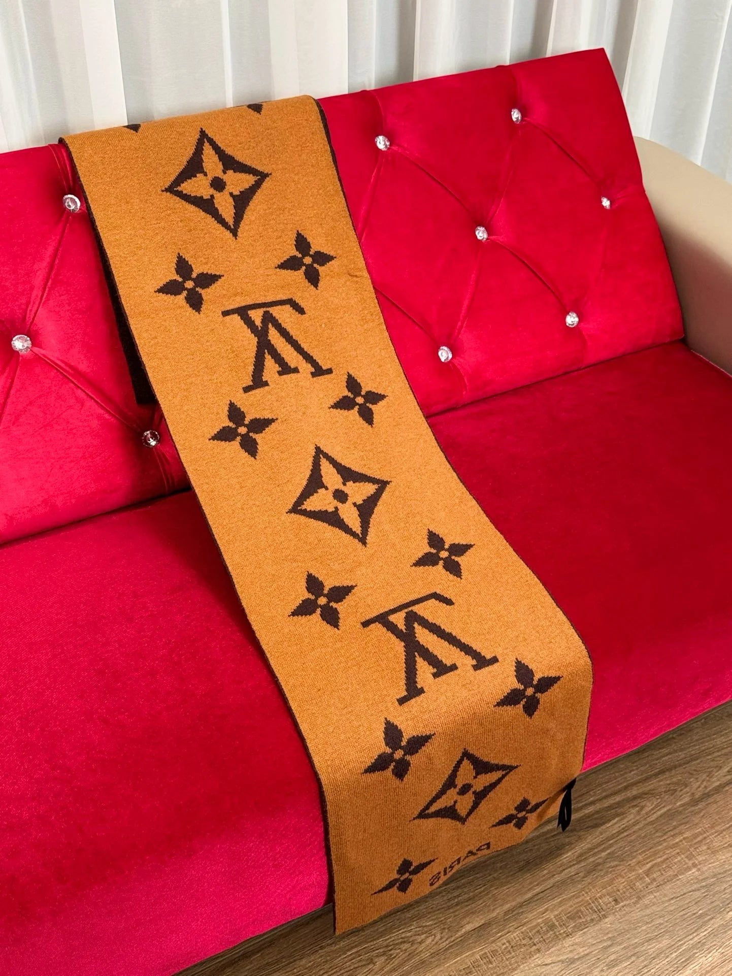 LV SCARF