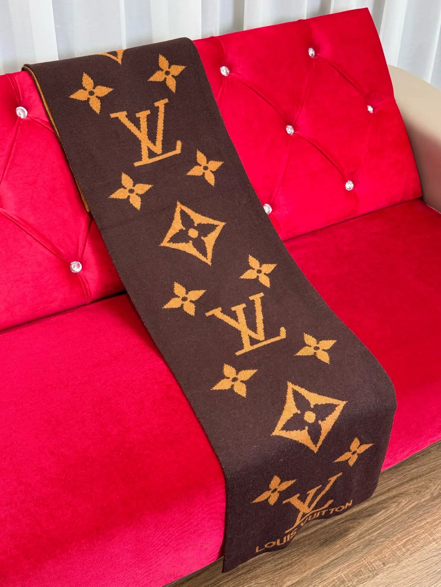 LV SCARF