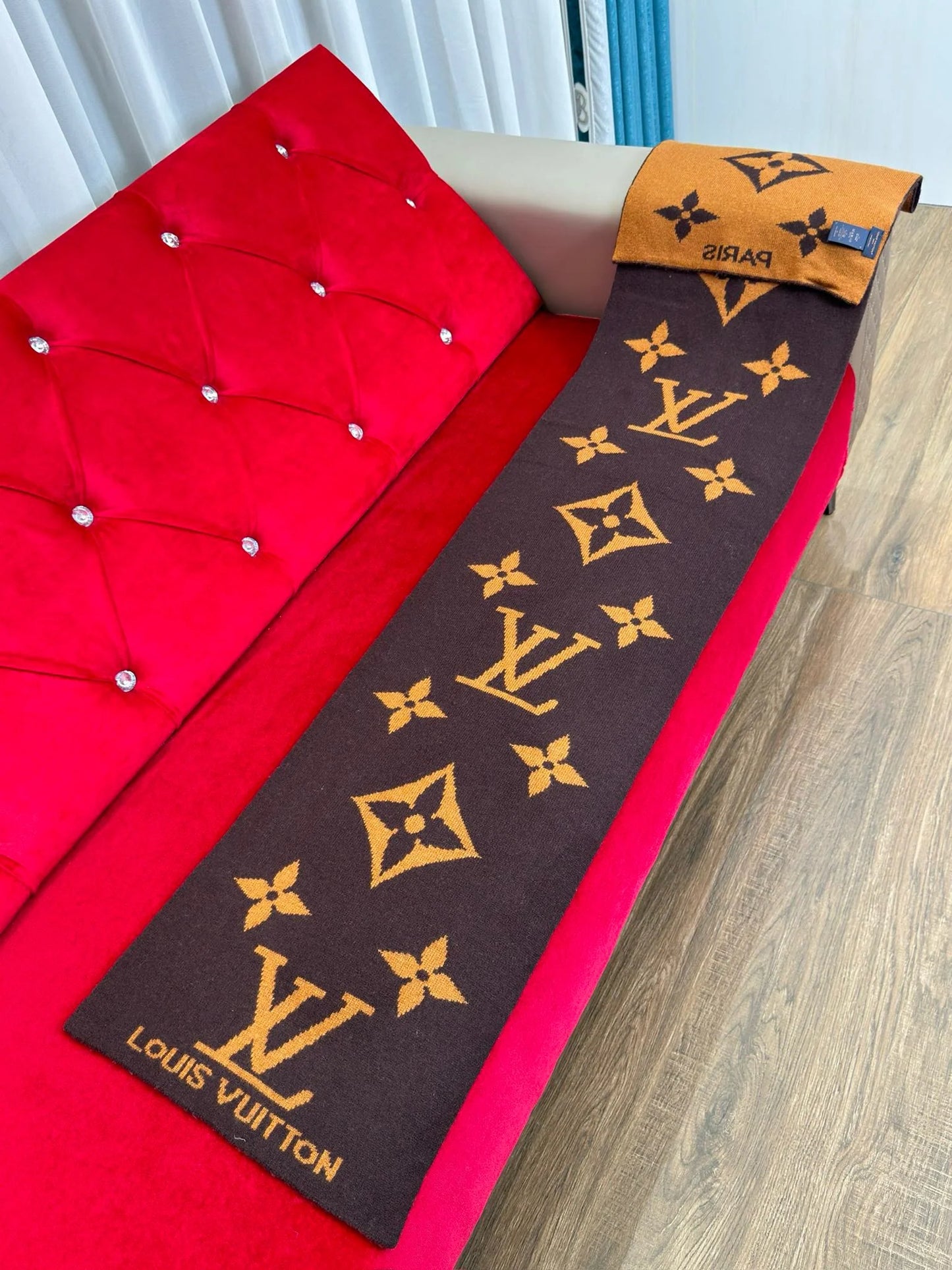 LV SCARF