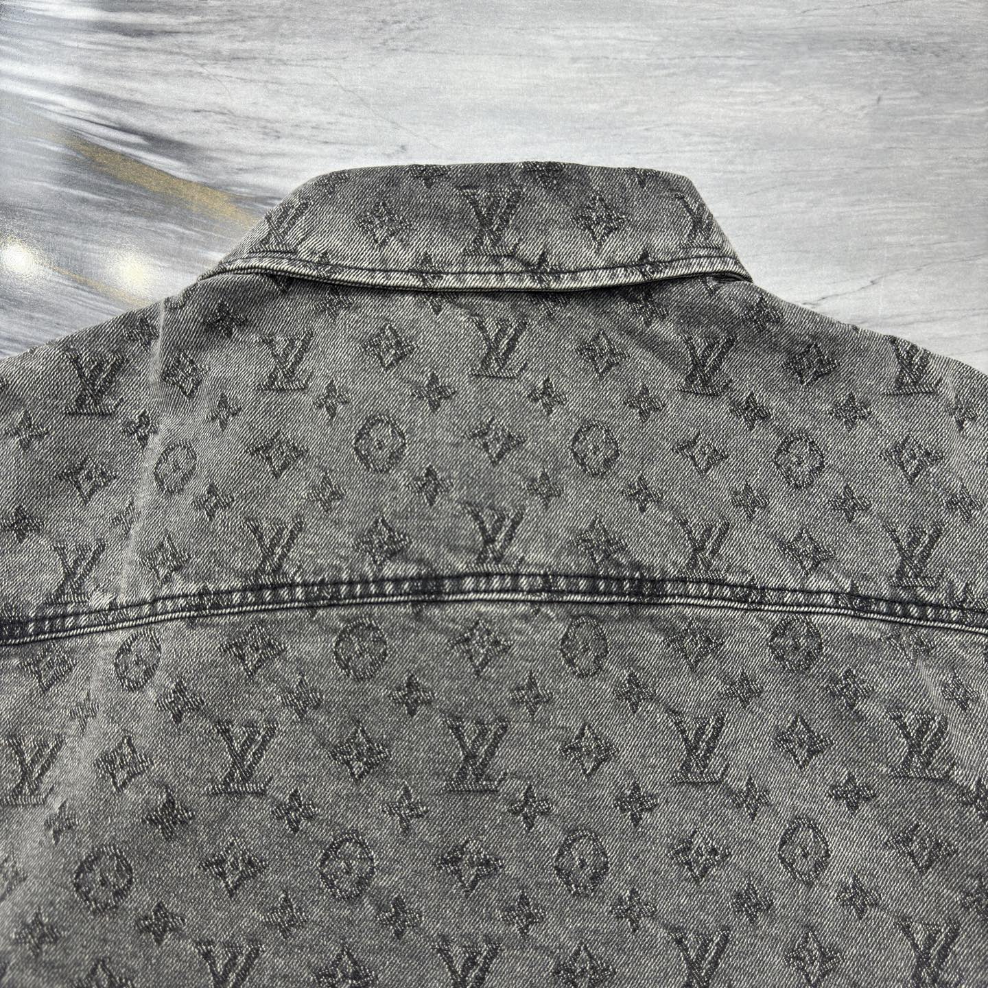 LV SHIRT