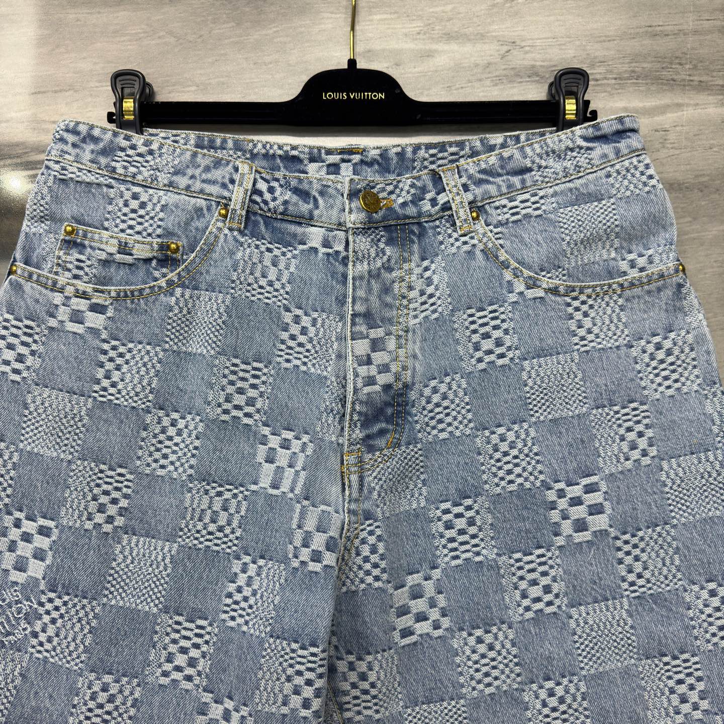 LV SHORTS