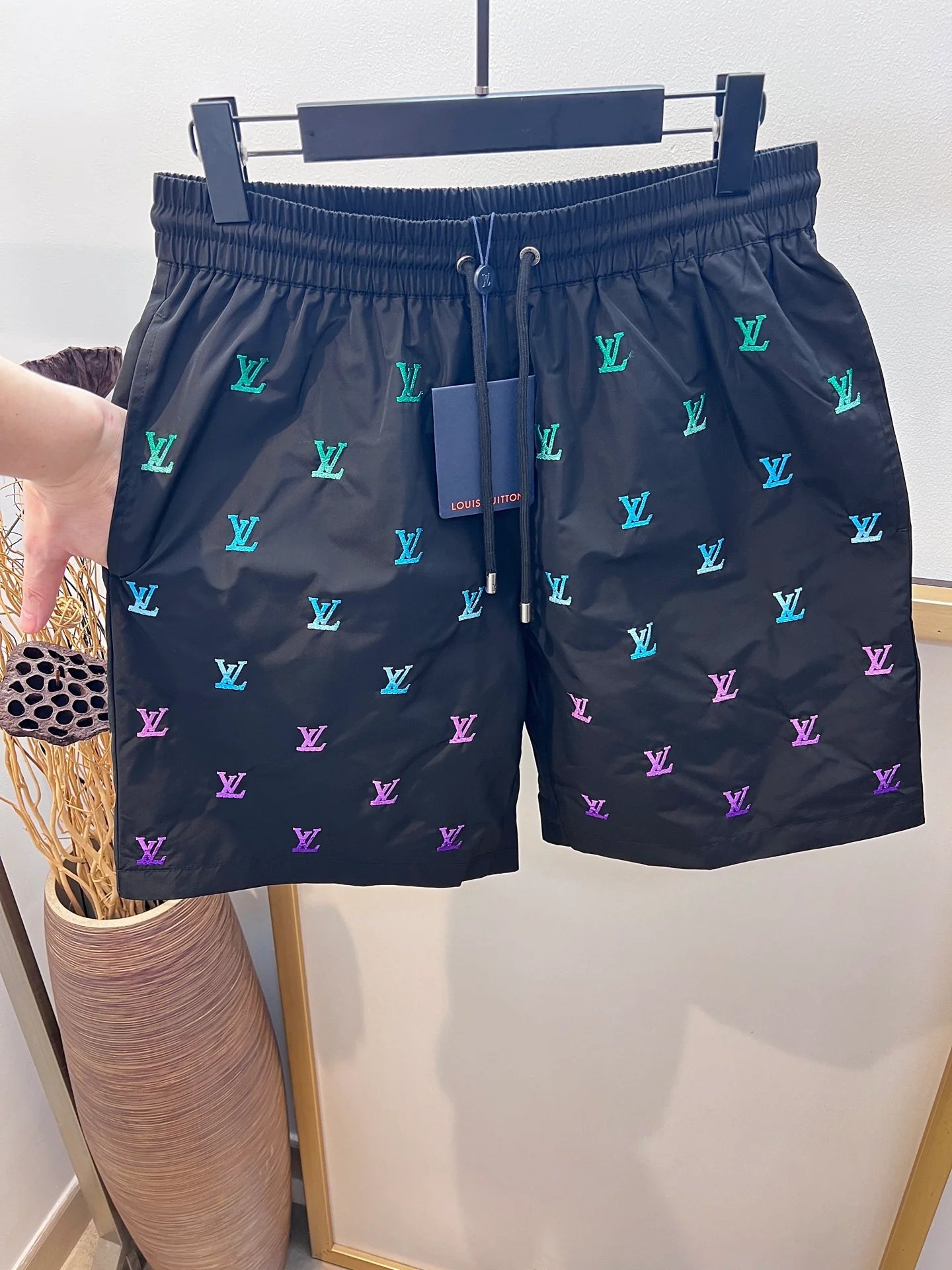 LV SHORTS