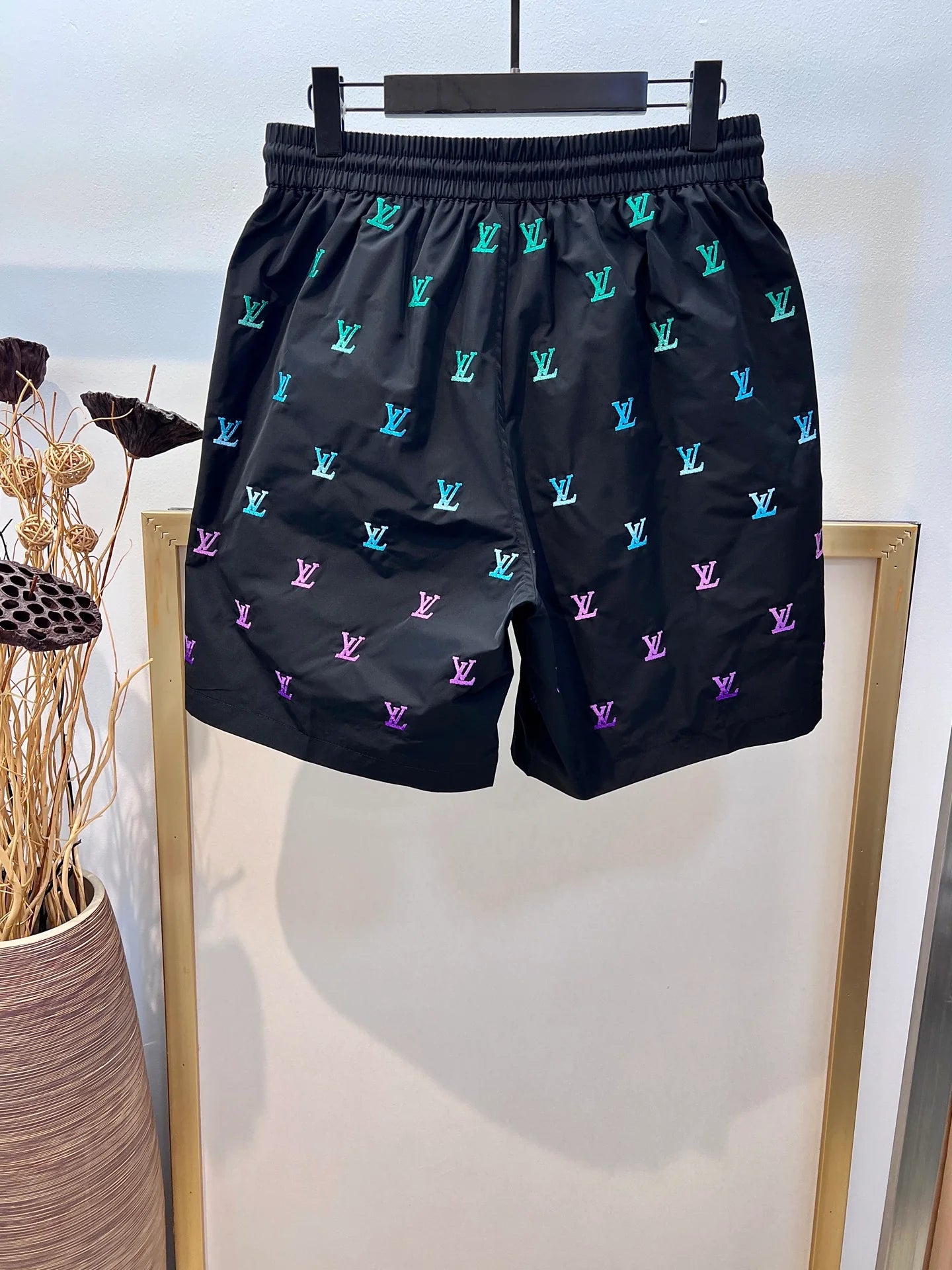 LV SHORTS
