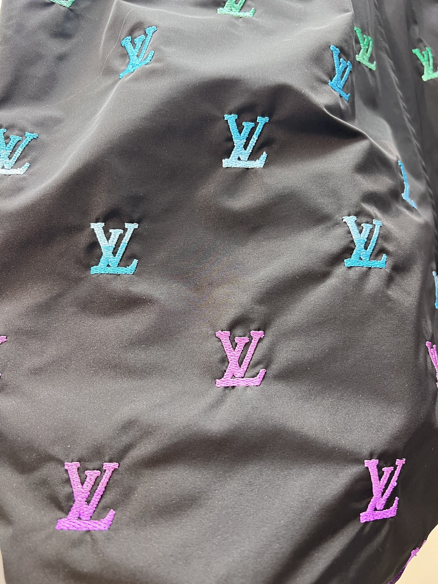 LV SHORTS