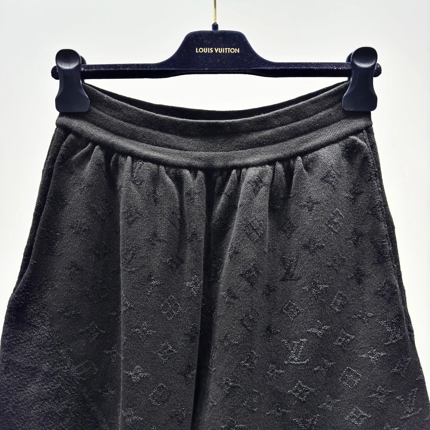 LV SHORTS