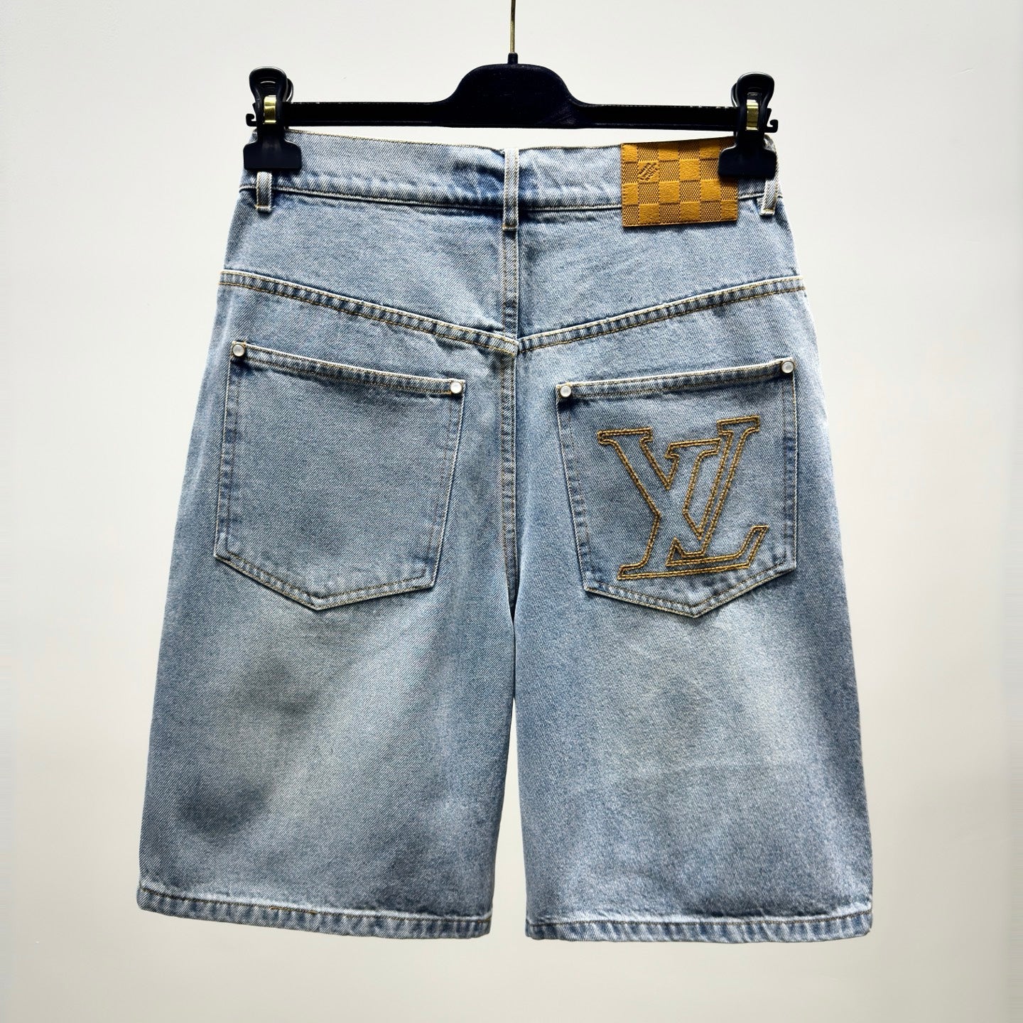 LV SHORTS