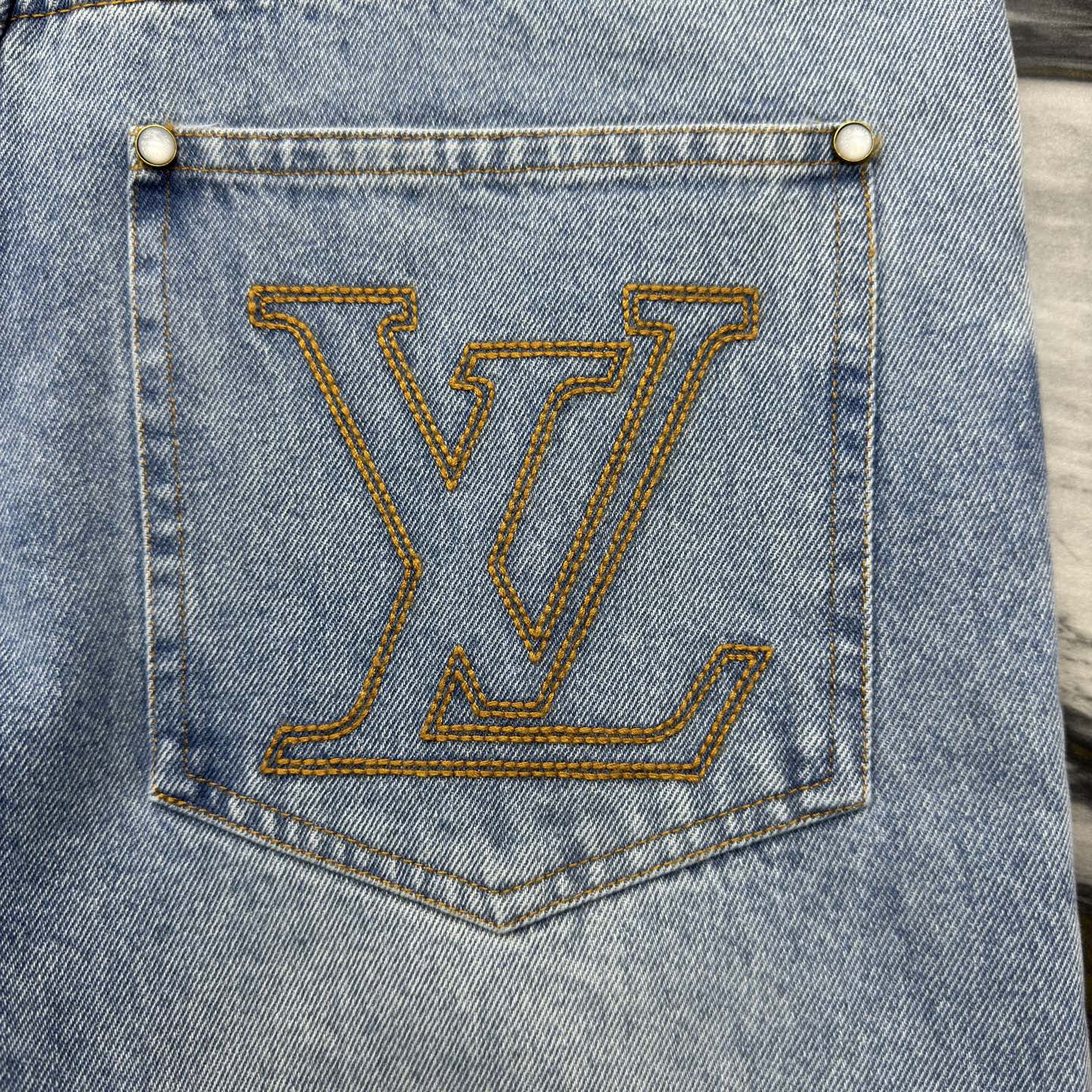 LV SHORTS
