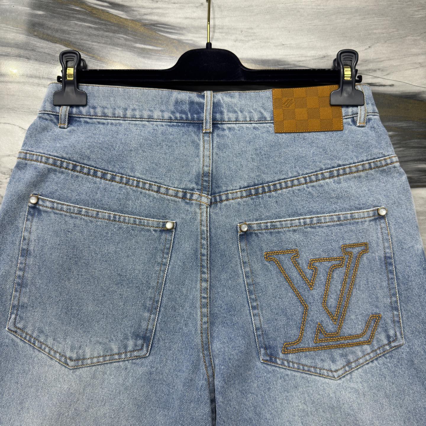 LV SHORTS
