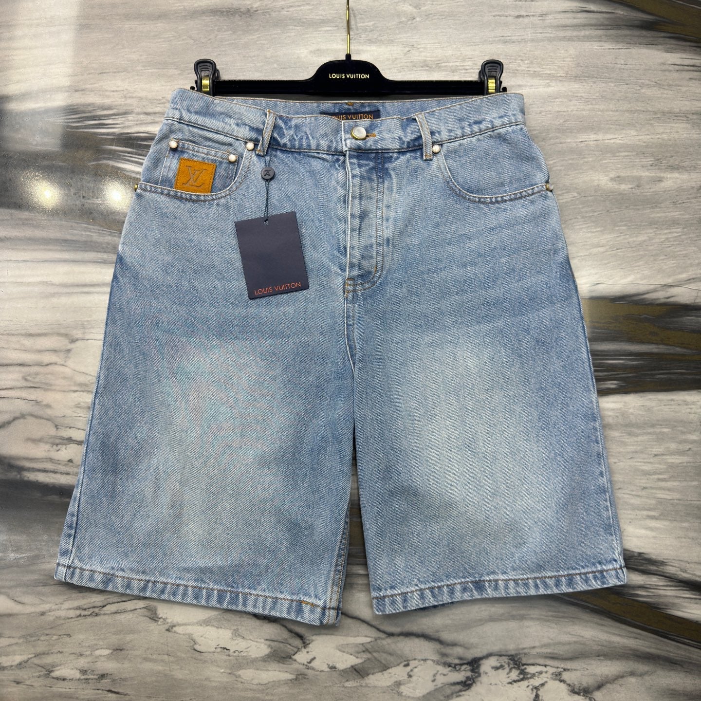 LV SHORTS