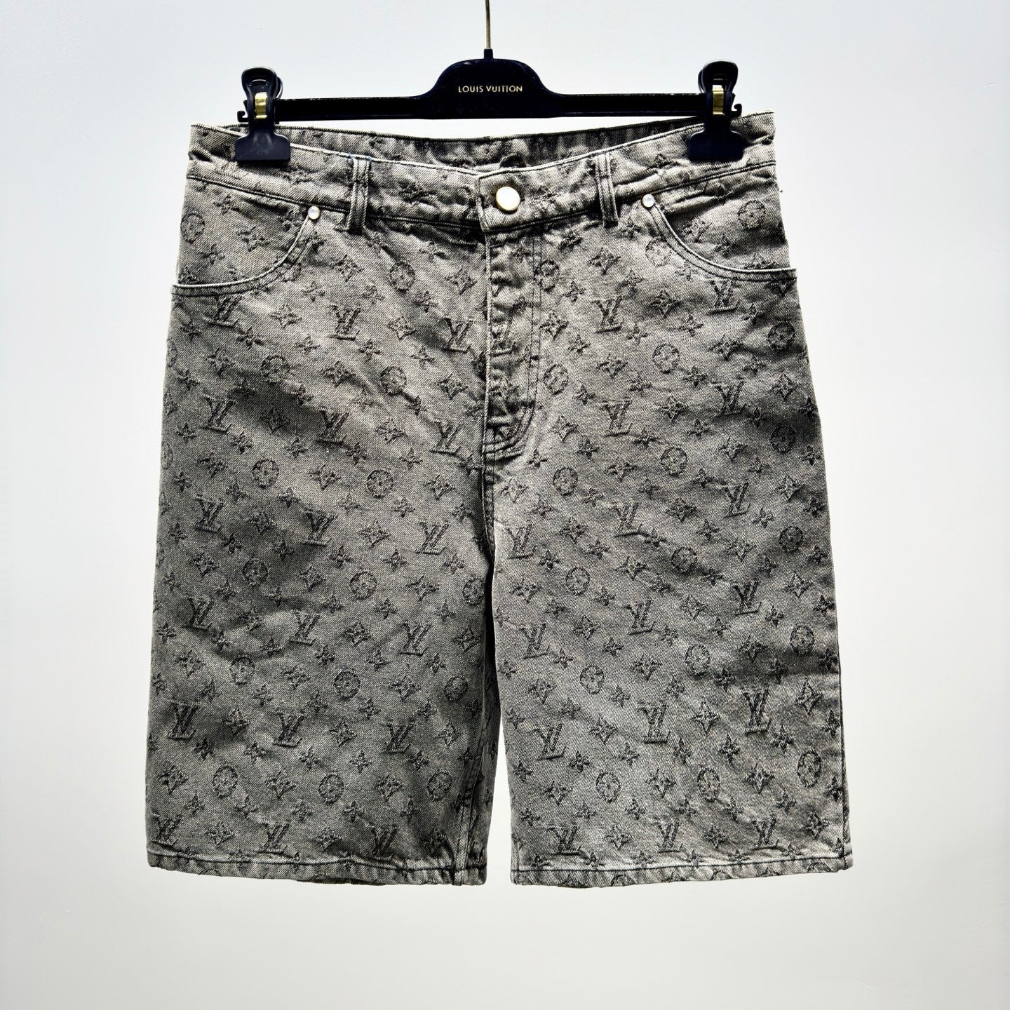 LV SHORTS