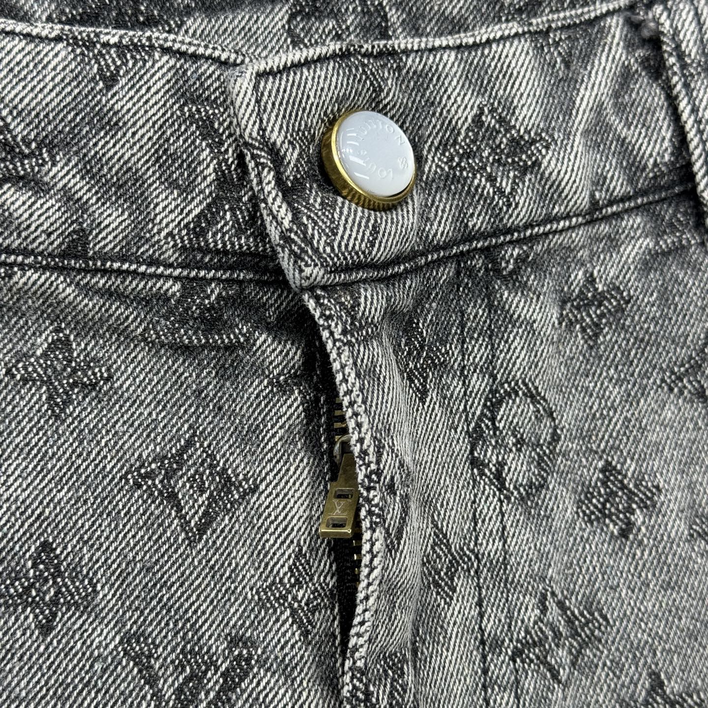 LV SHORTS