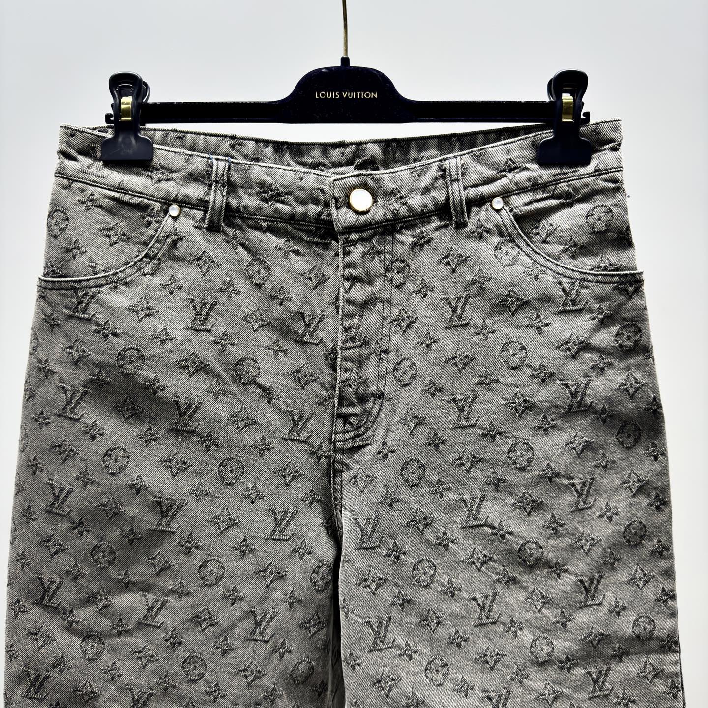LV SHORTS