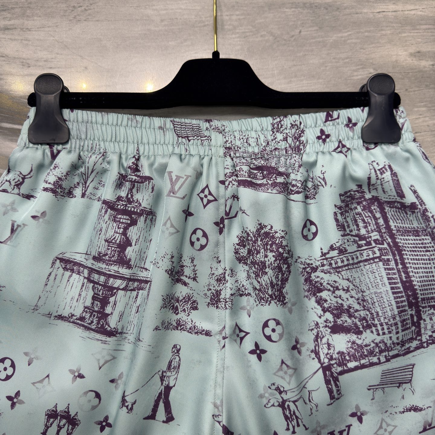 LV SHORTS