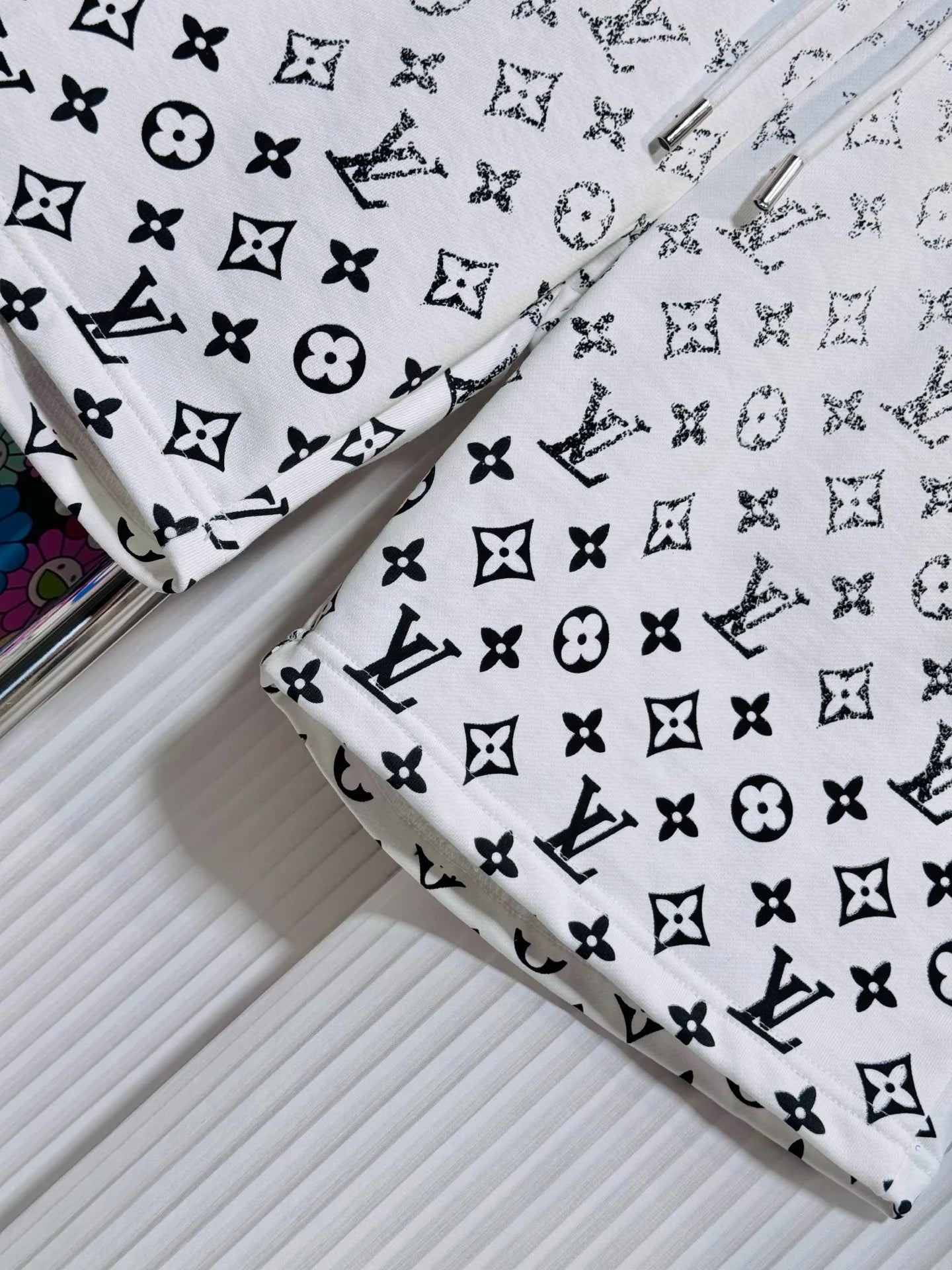 LV SHORTS