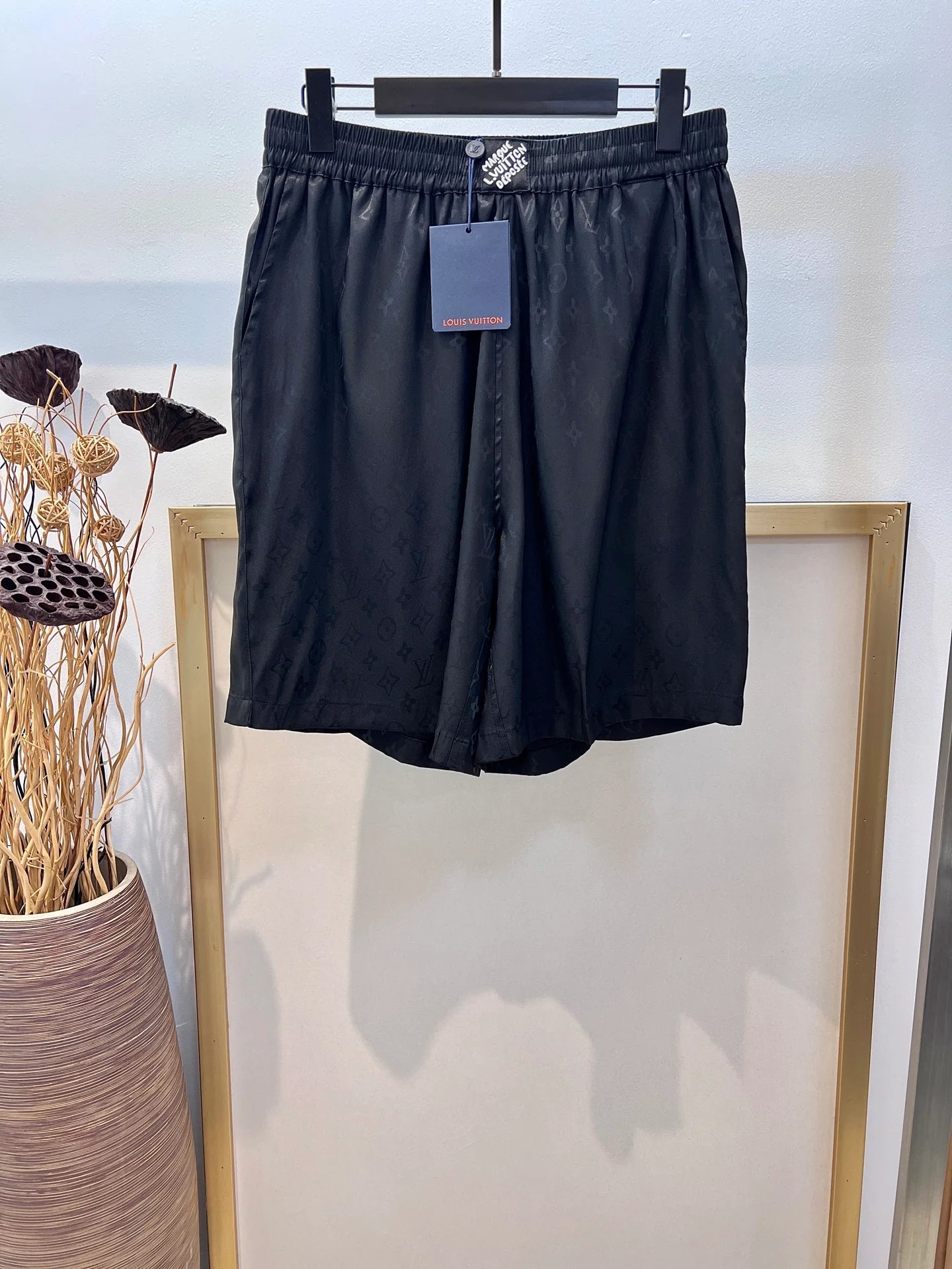LV SHORTS