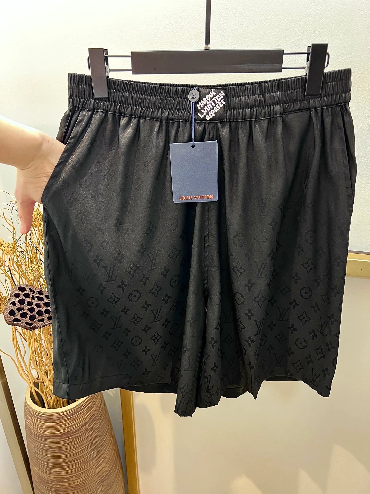 LV SHORTS