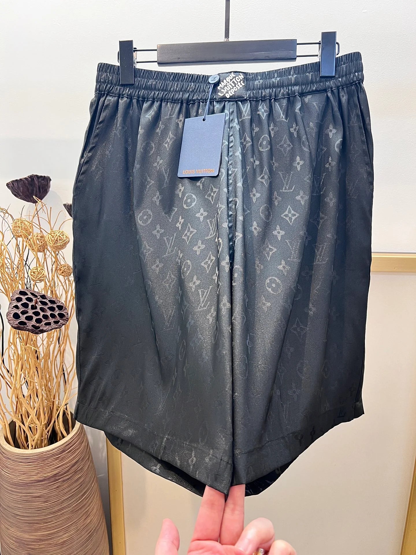 LV SHORTS