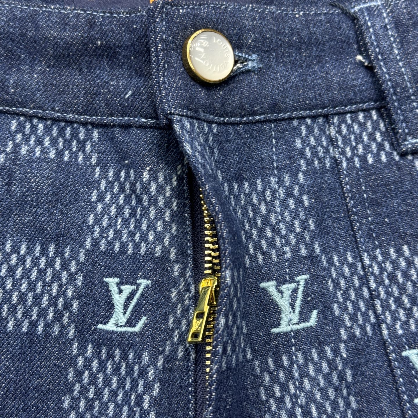 LV SHORTS