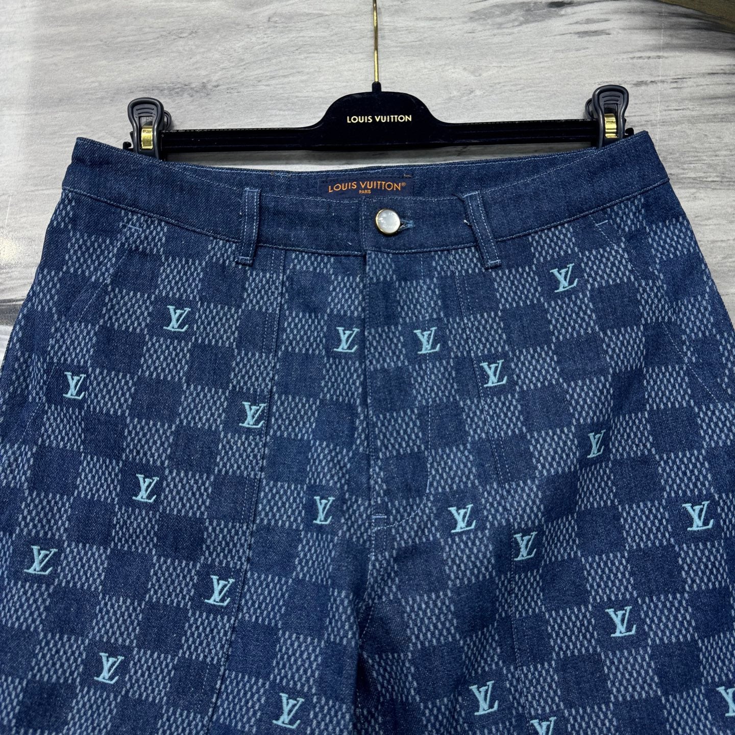 LV SHORTS