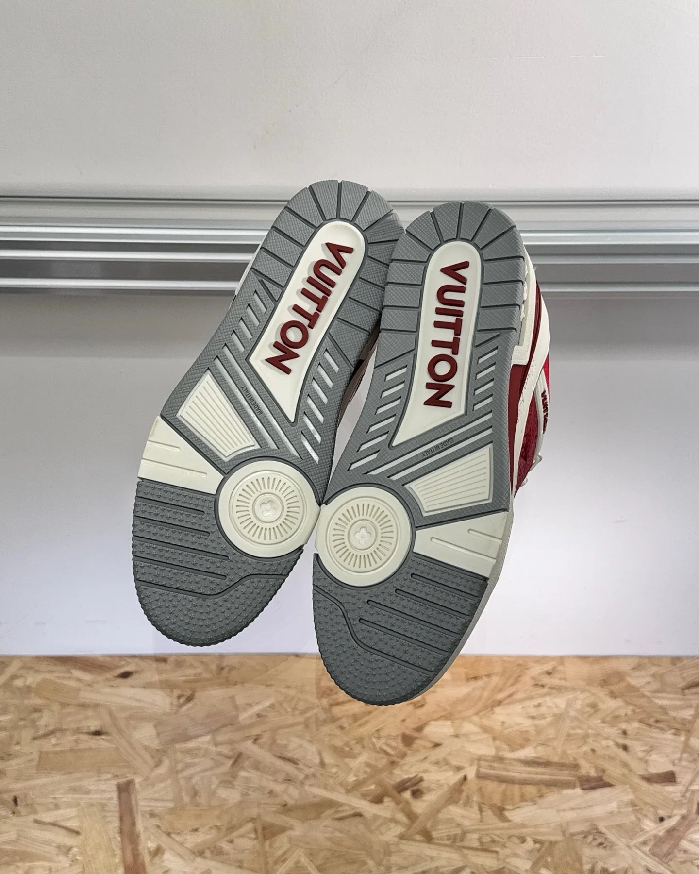LV SNEAKER