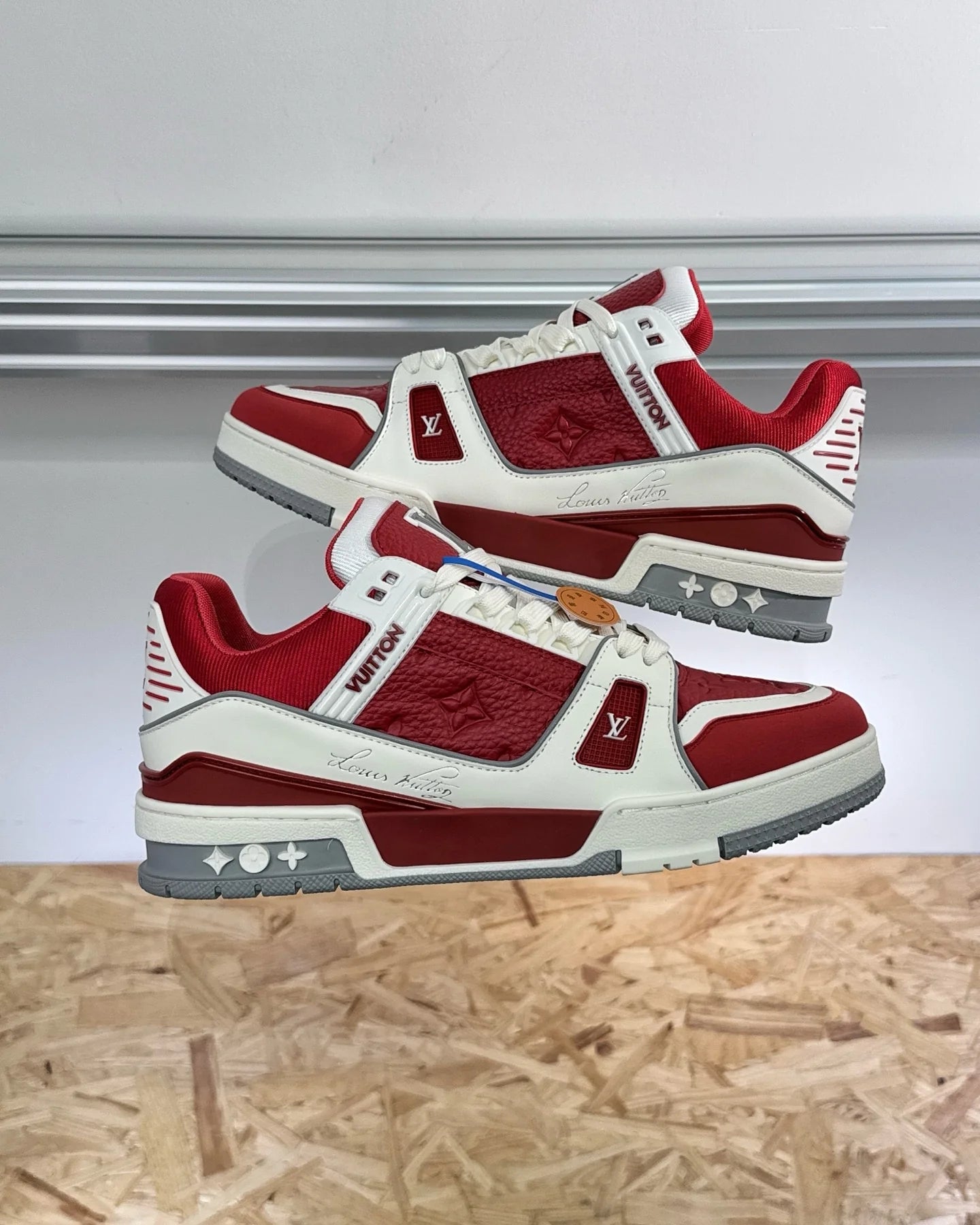 LV SNEAKER